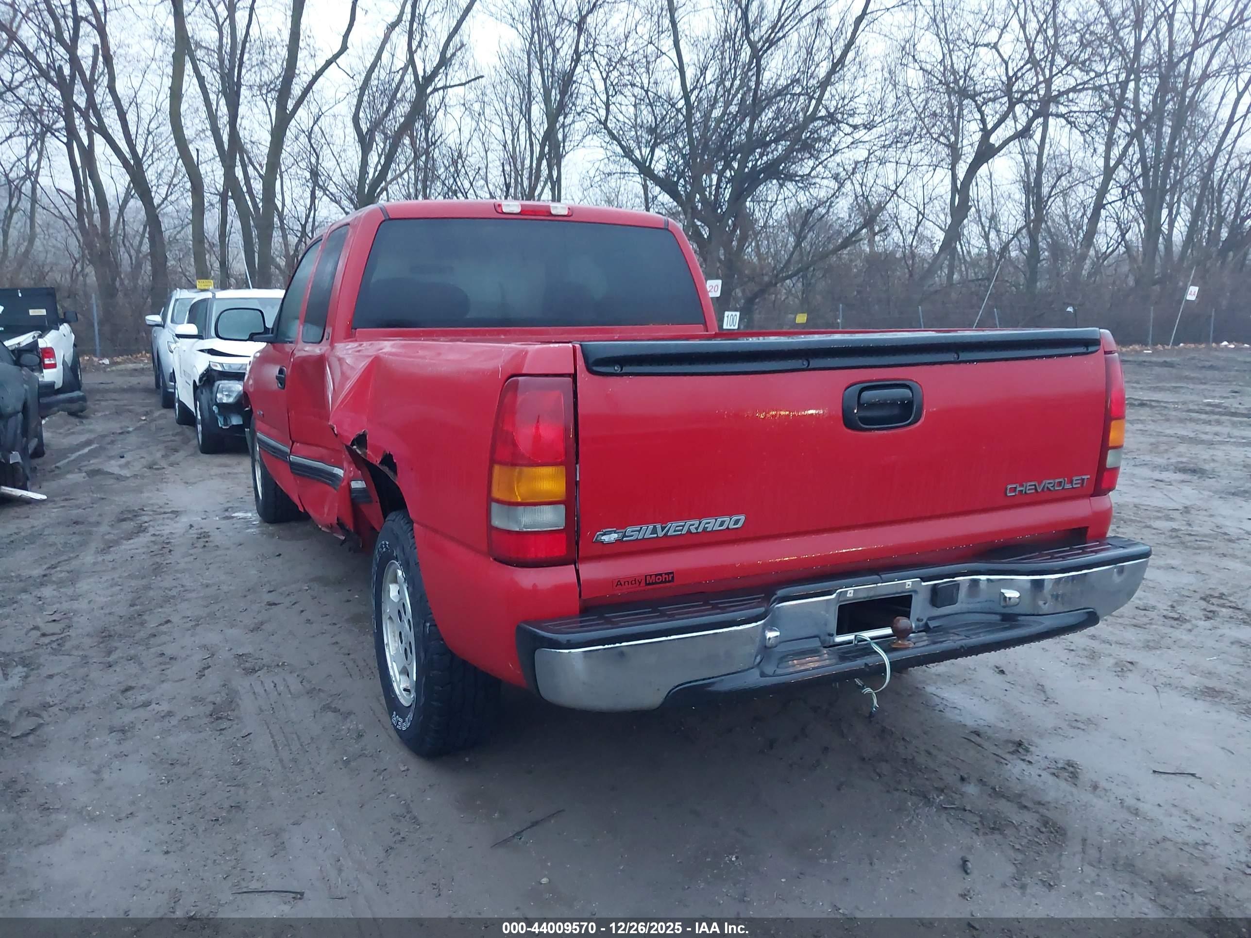 CHEVROLET SILVERADO image 3