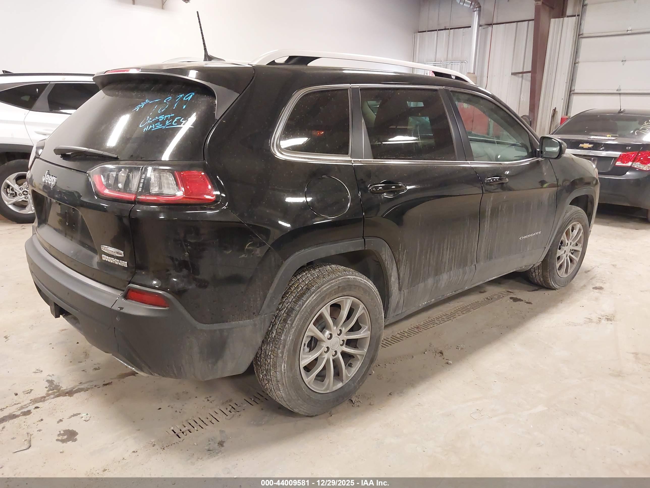 JEEP CHEROKEE image 4