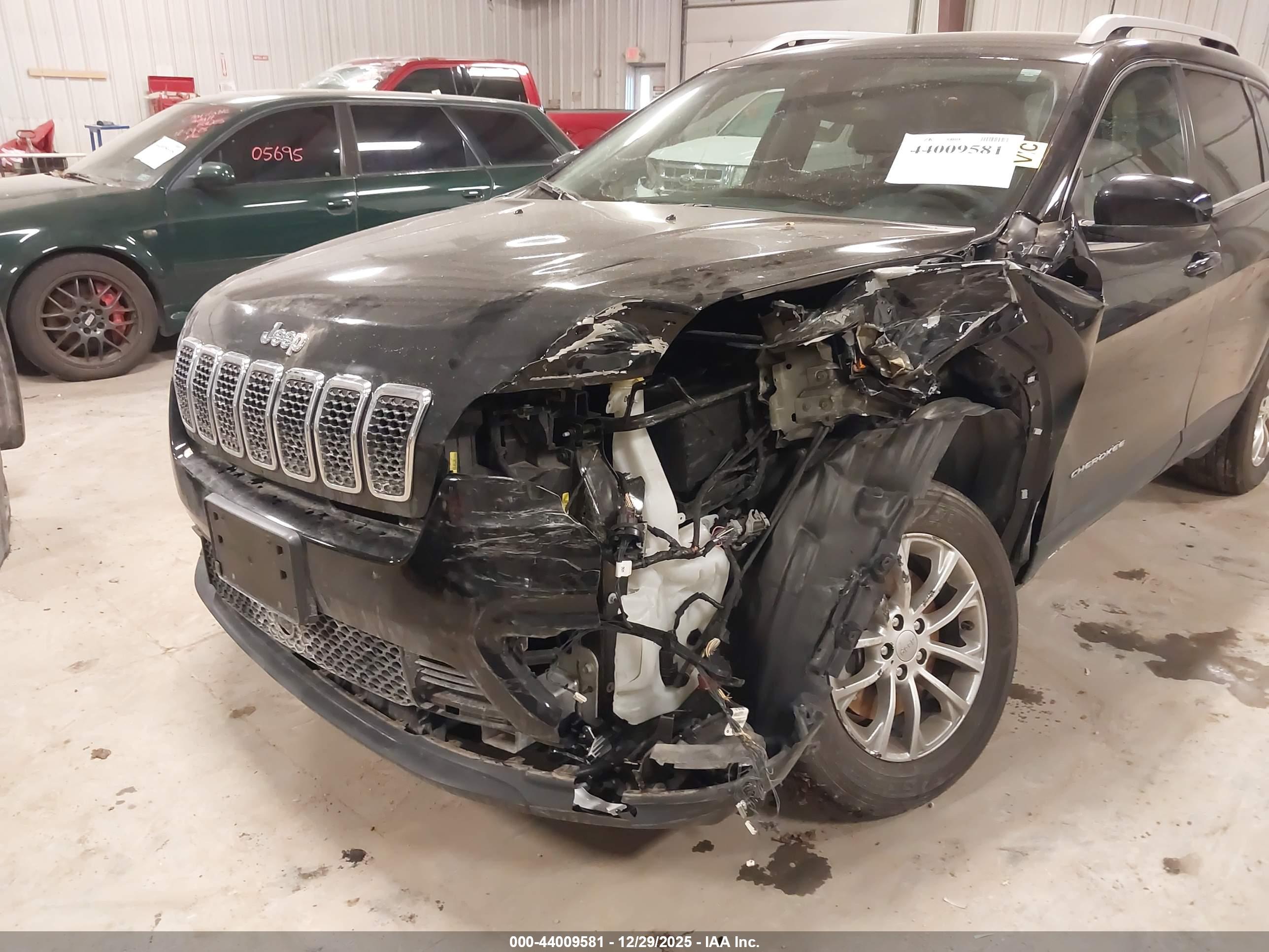 JEEP CHEROKEE image 6