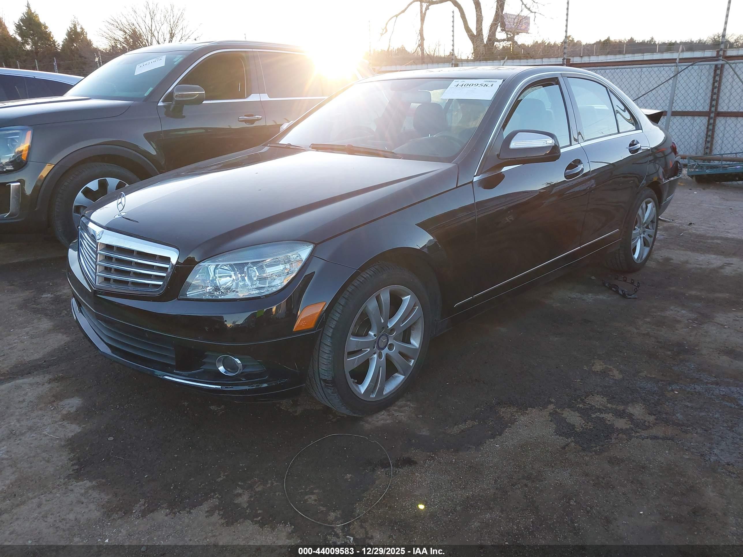 MERCEDES-BENZ C image 2