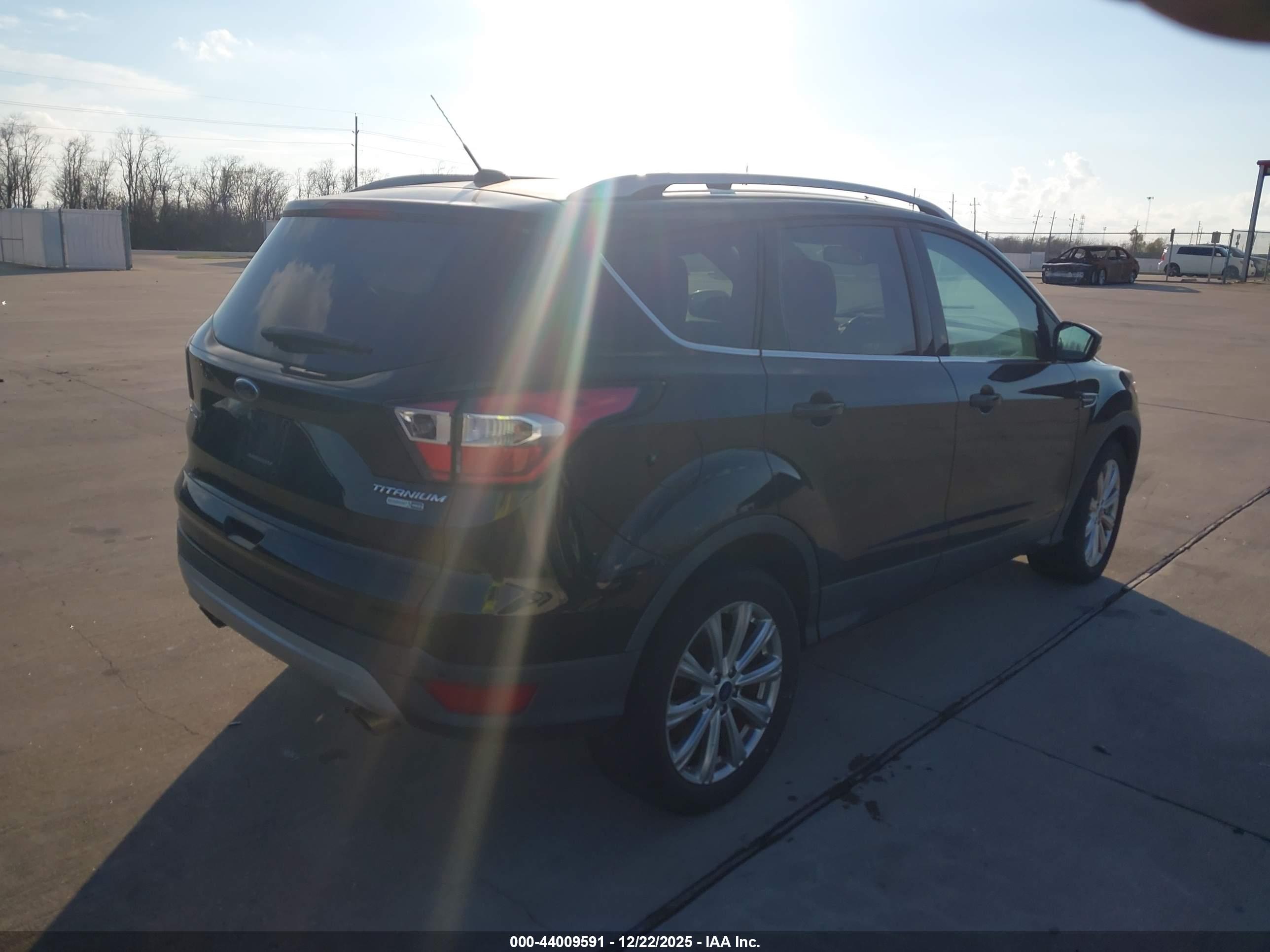 FORD ESCAPE image 4