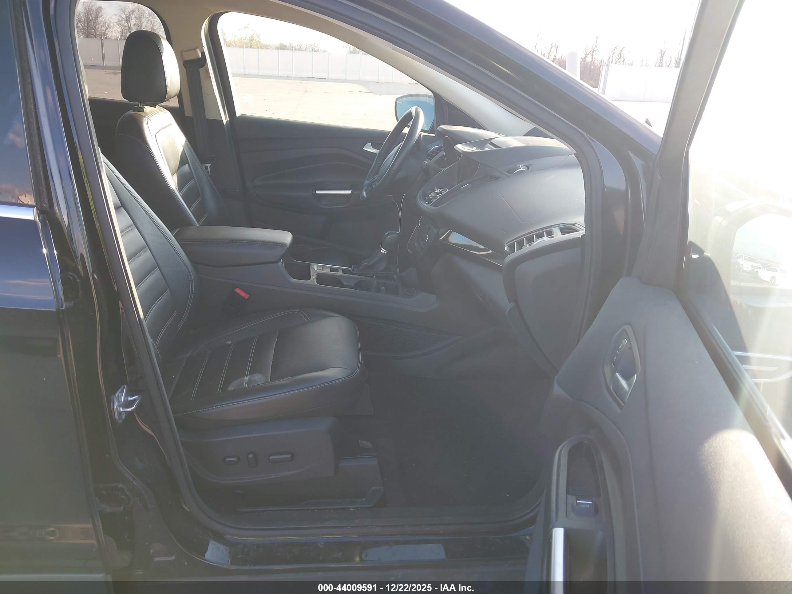 FORD ESCAPE image 5