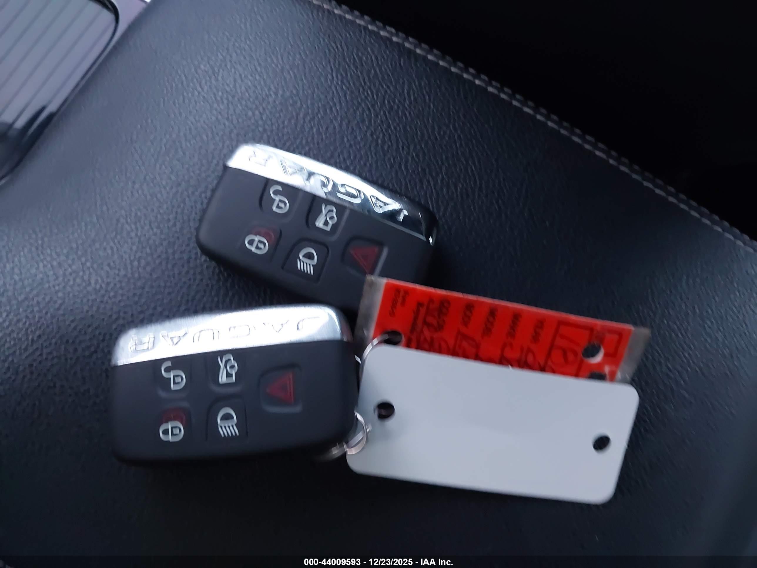 JAGUAR XE image 11