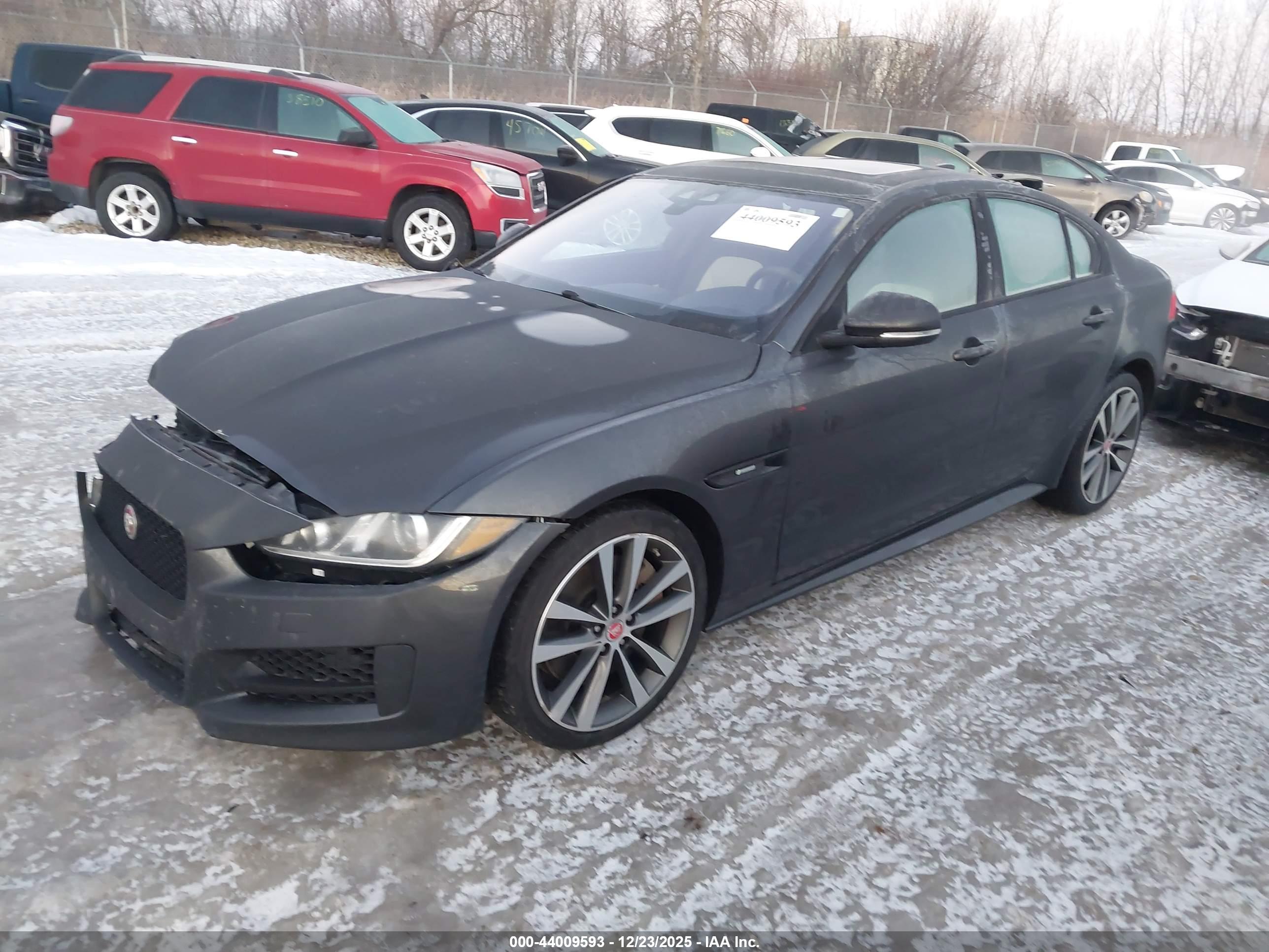 JAGUAR XE image 2