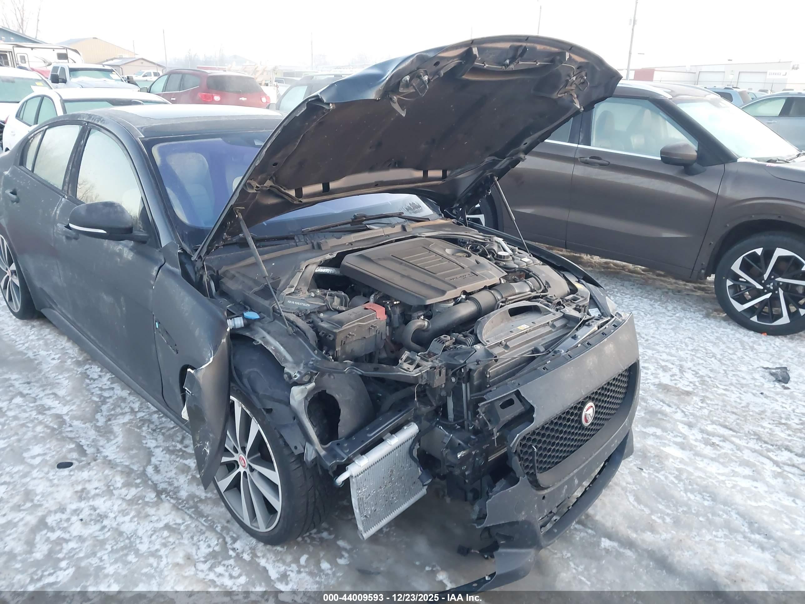 JAGUAR XE image 6