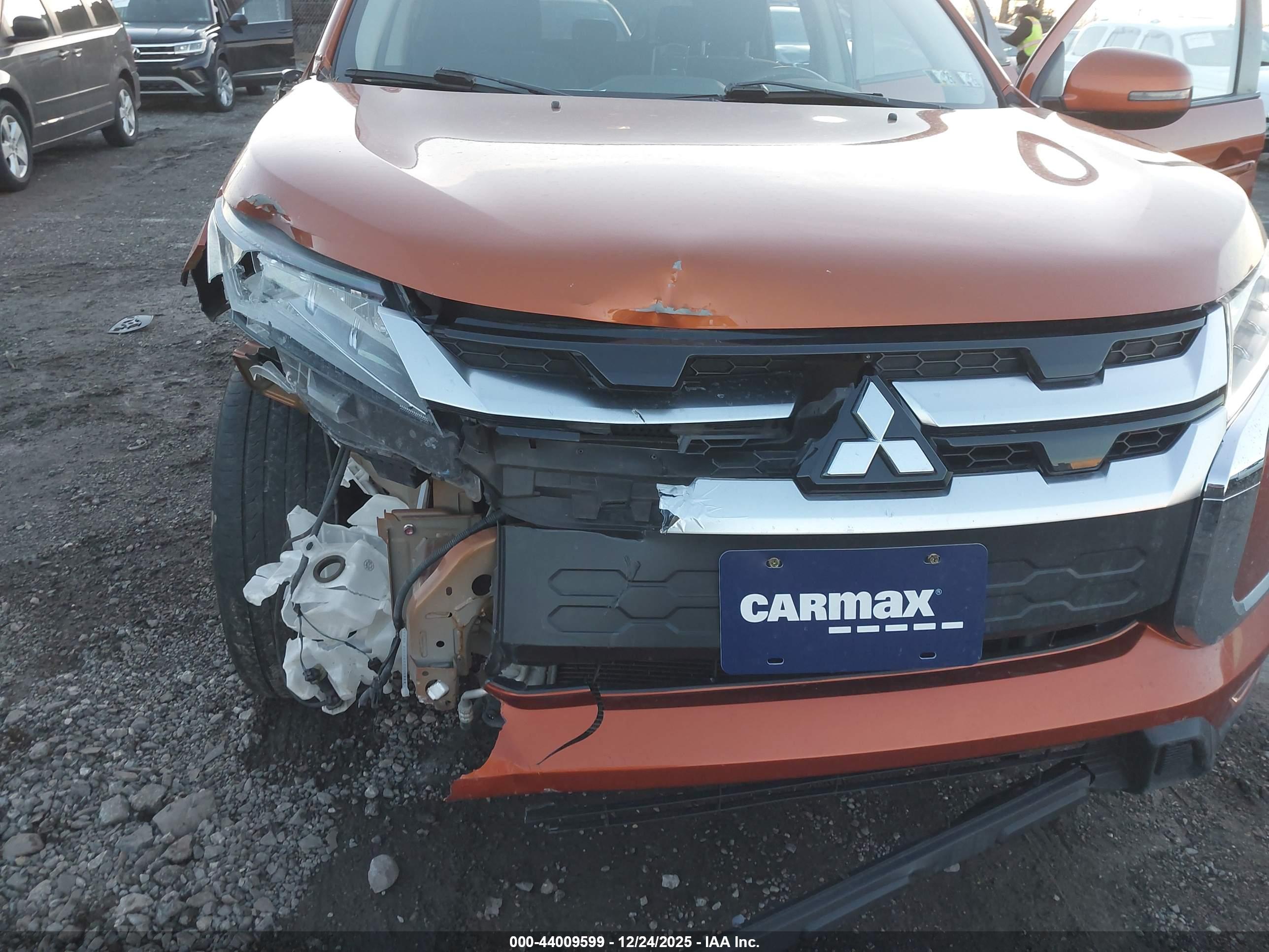 MITSUBISHI OUTLANDER image 6