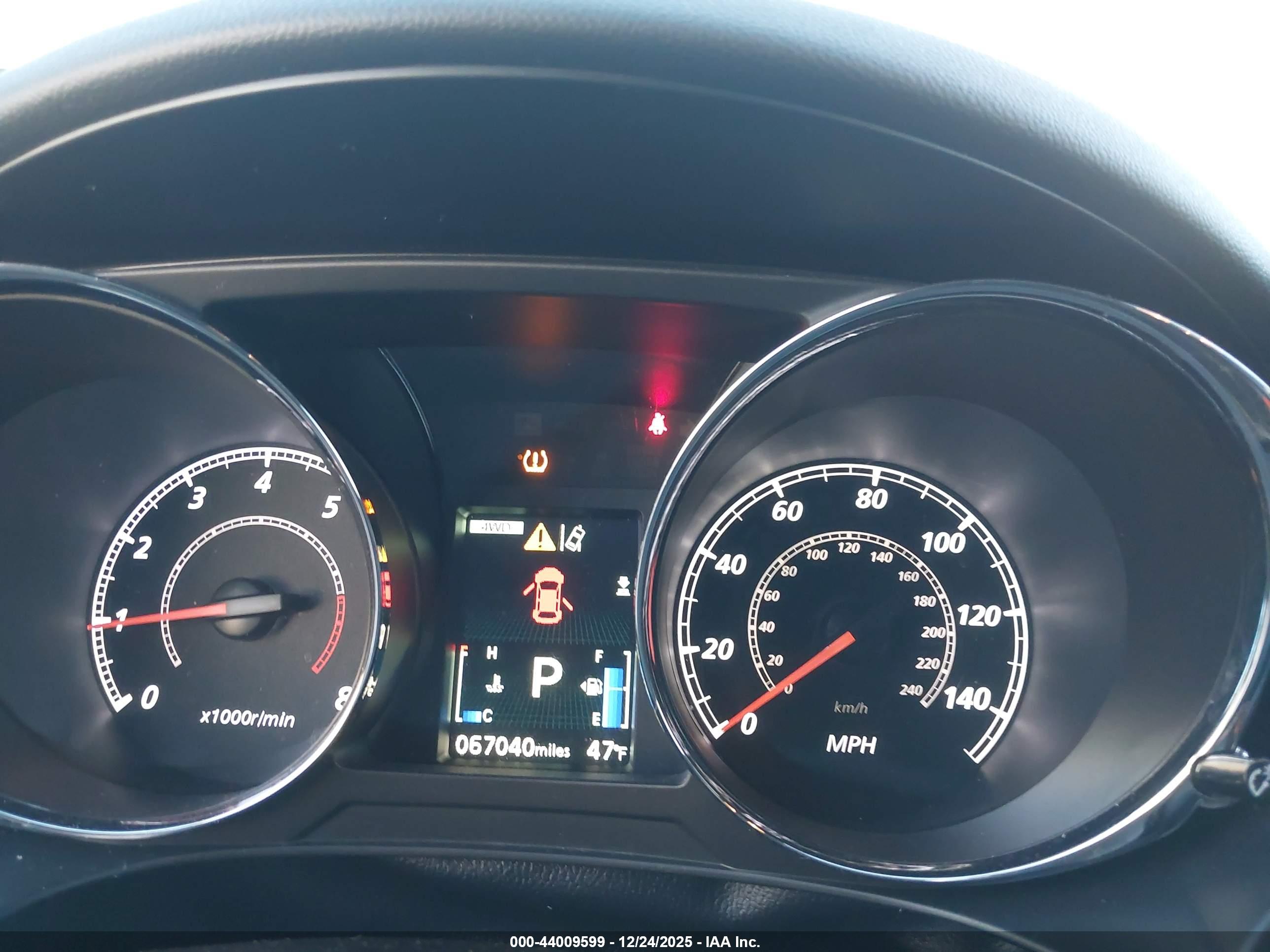 MITSUBISHI OUTLANDER image 7