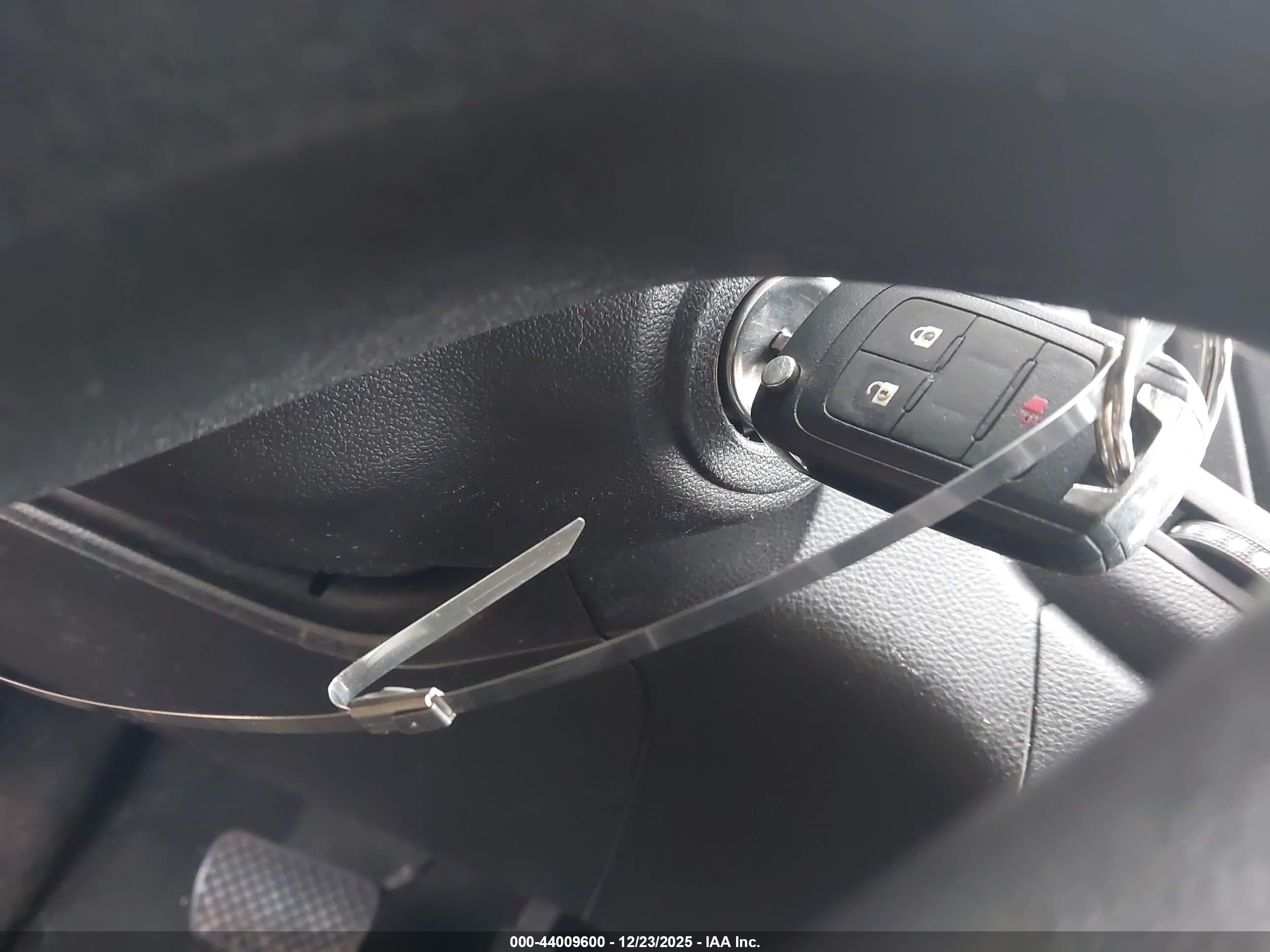 CHEVROLET EQUINOX image 11
