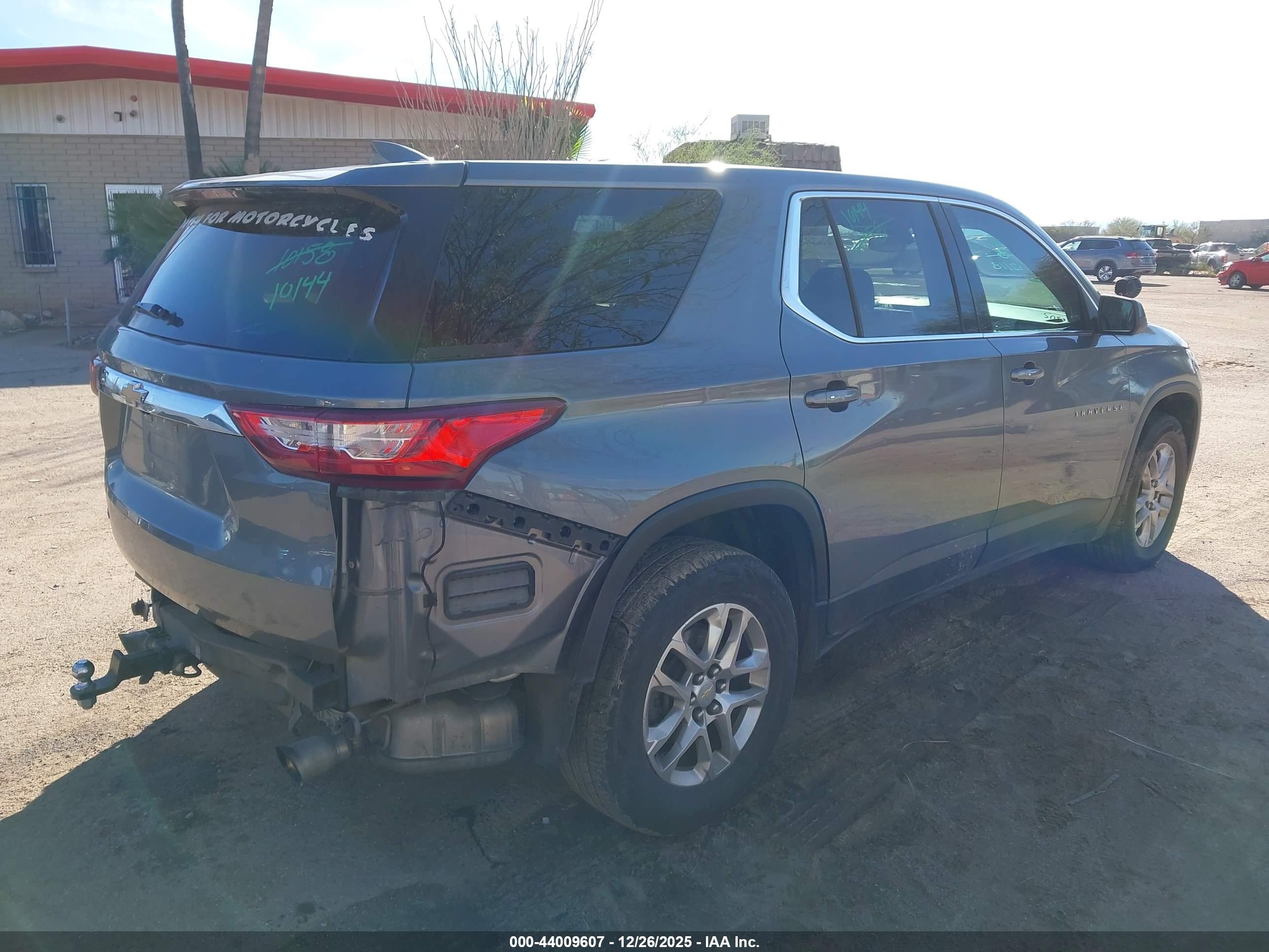 CHEVROLET TRAVERSE image 4