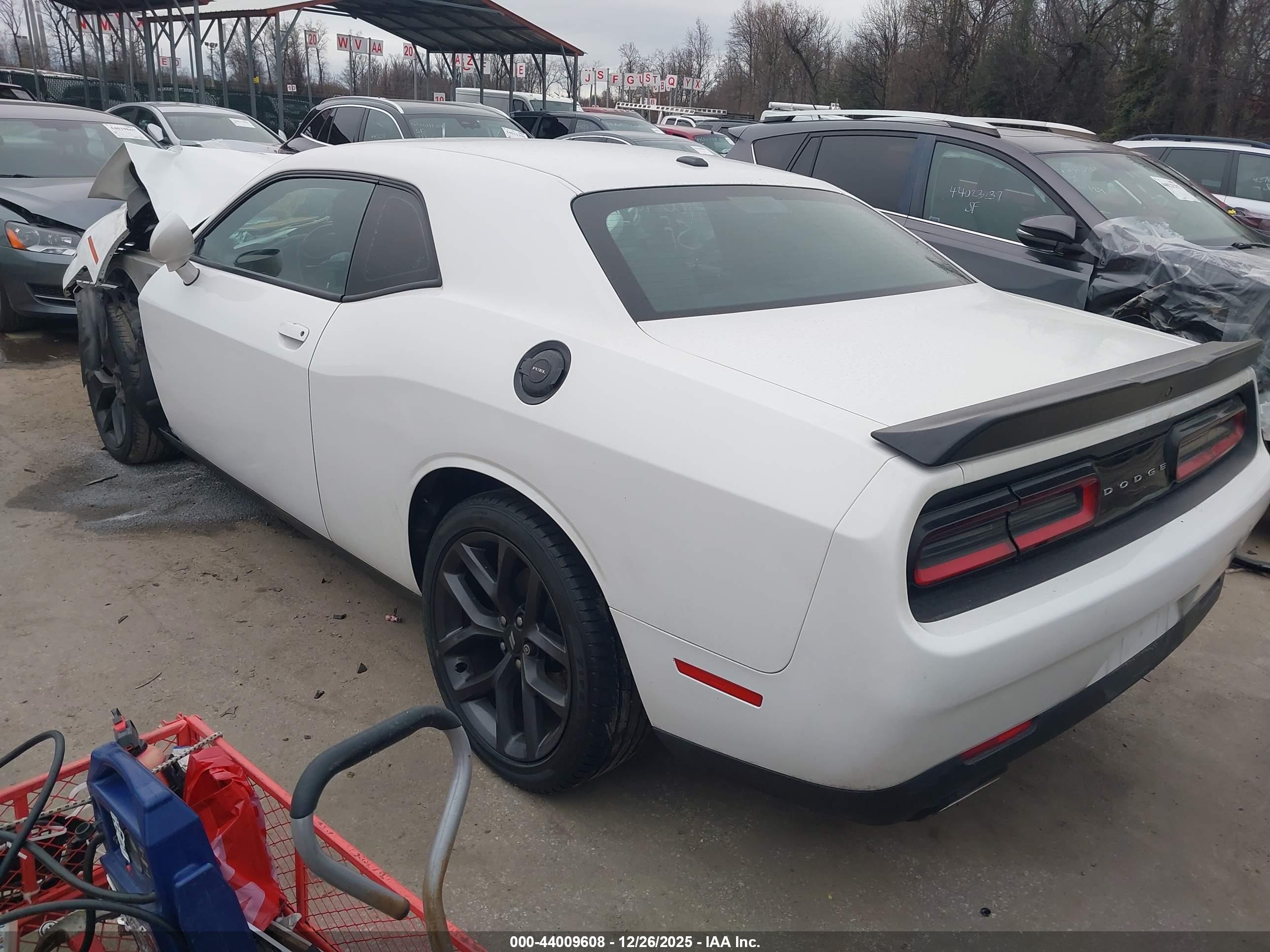 DODGE CHALLENGER image 3