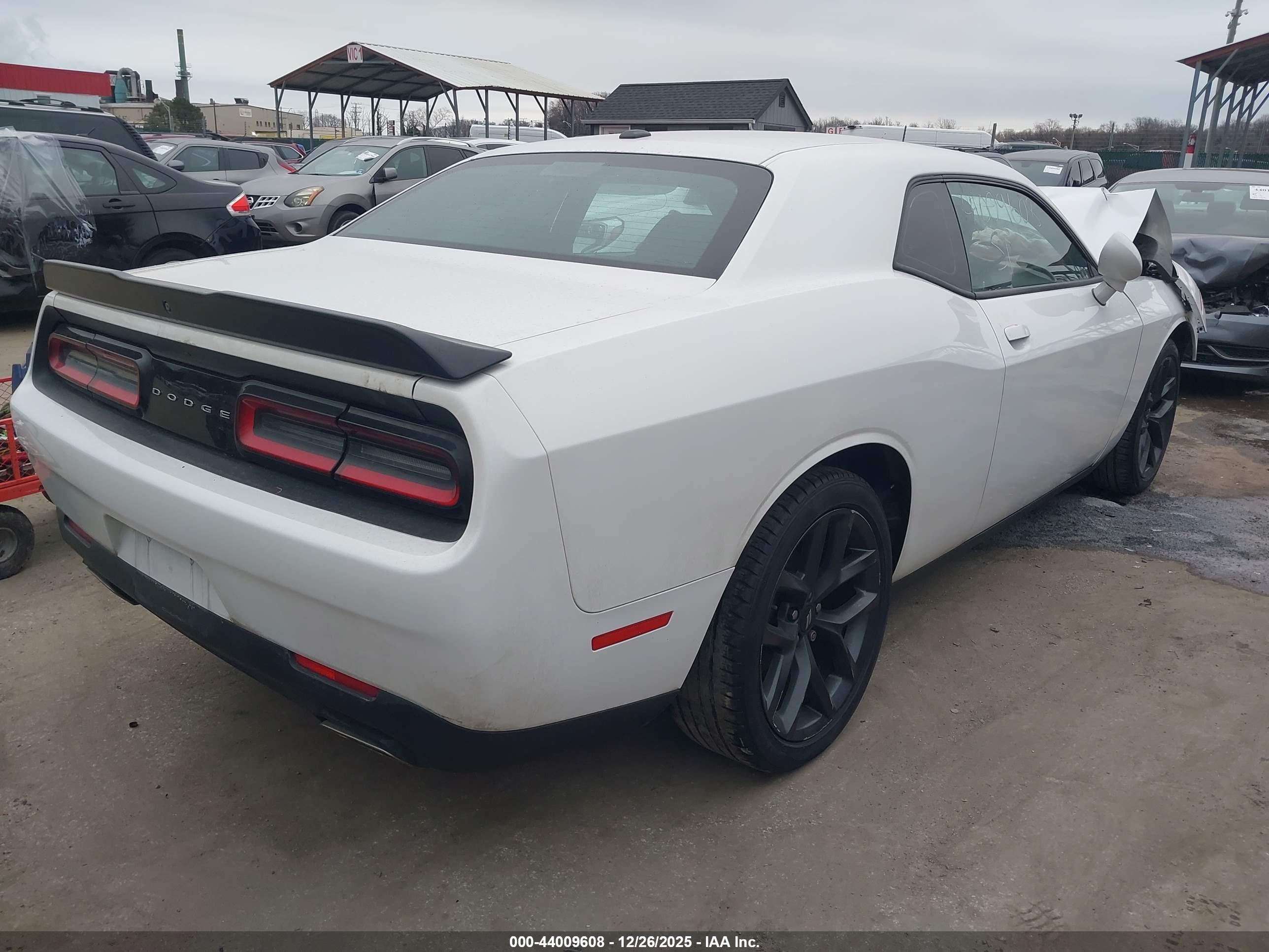 DODGE CHALLENGER image 4