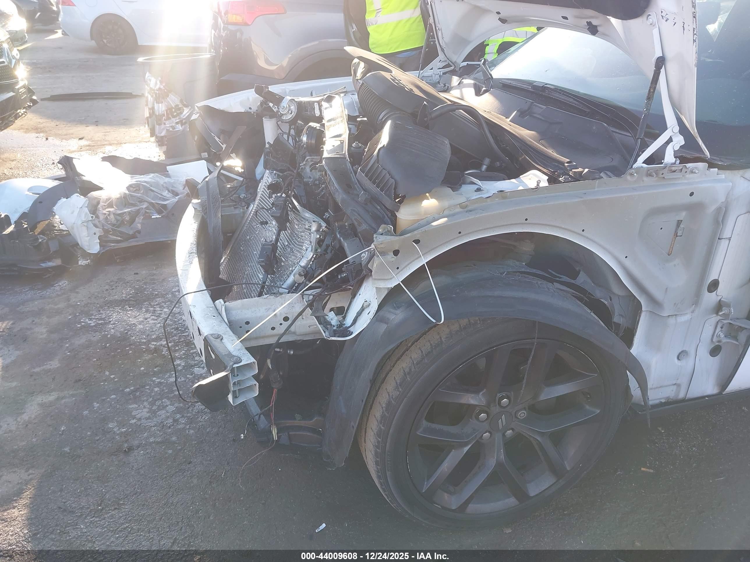 DODGE CHALLENGER image 6