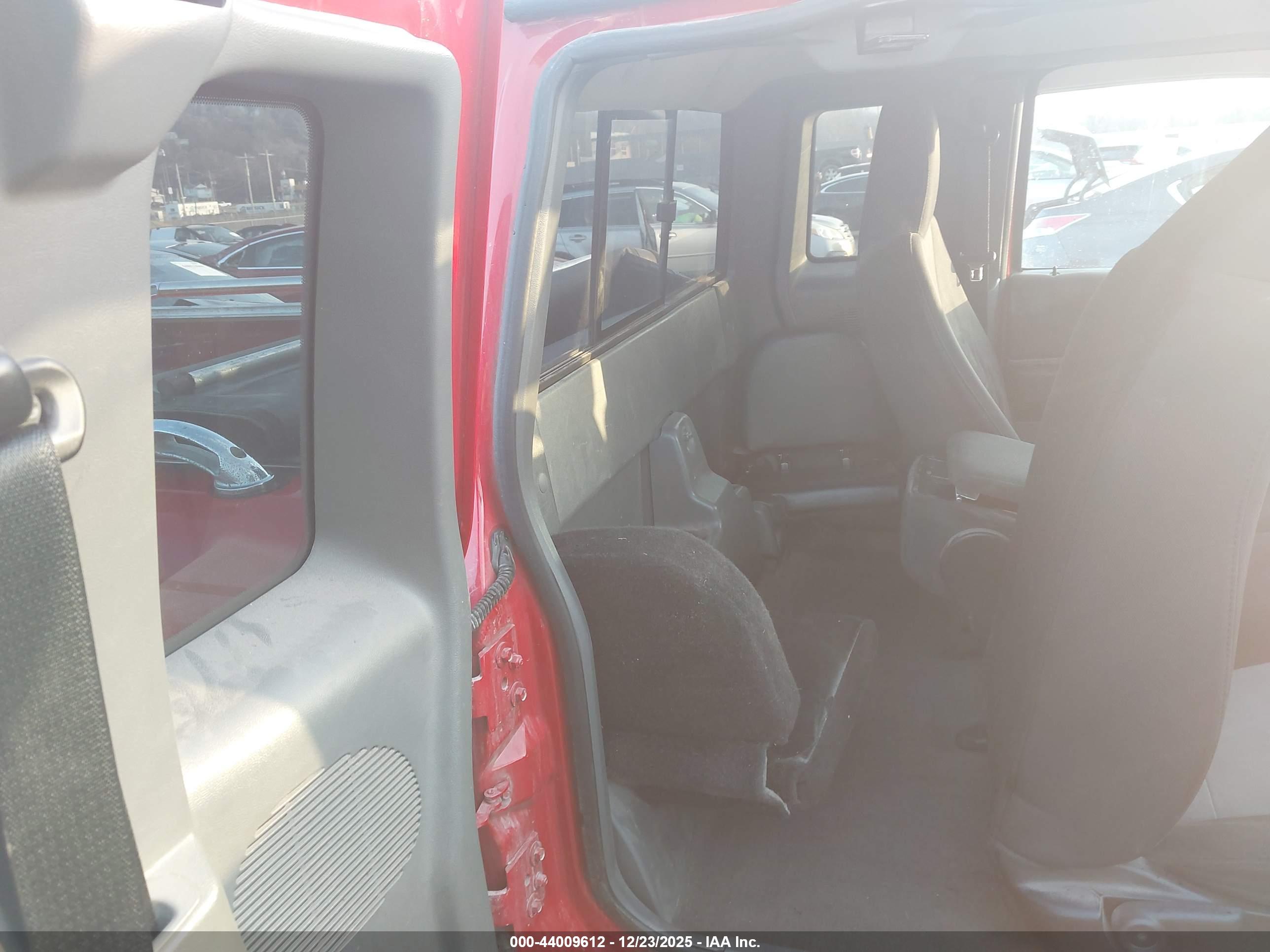 FORD RANGER image 8