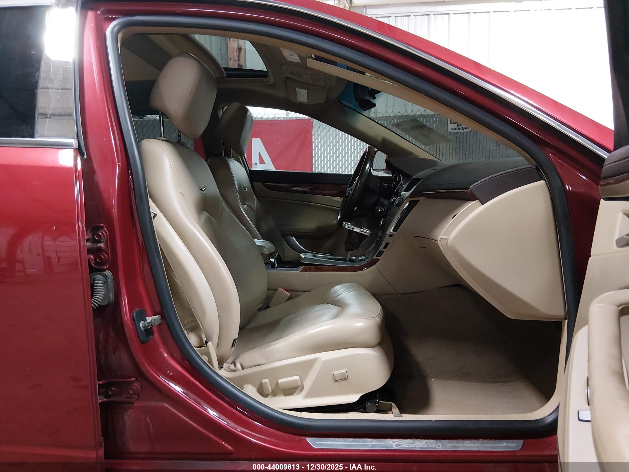CADILLAC CTS image 5