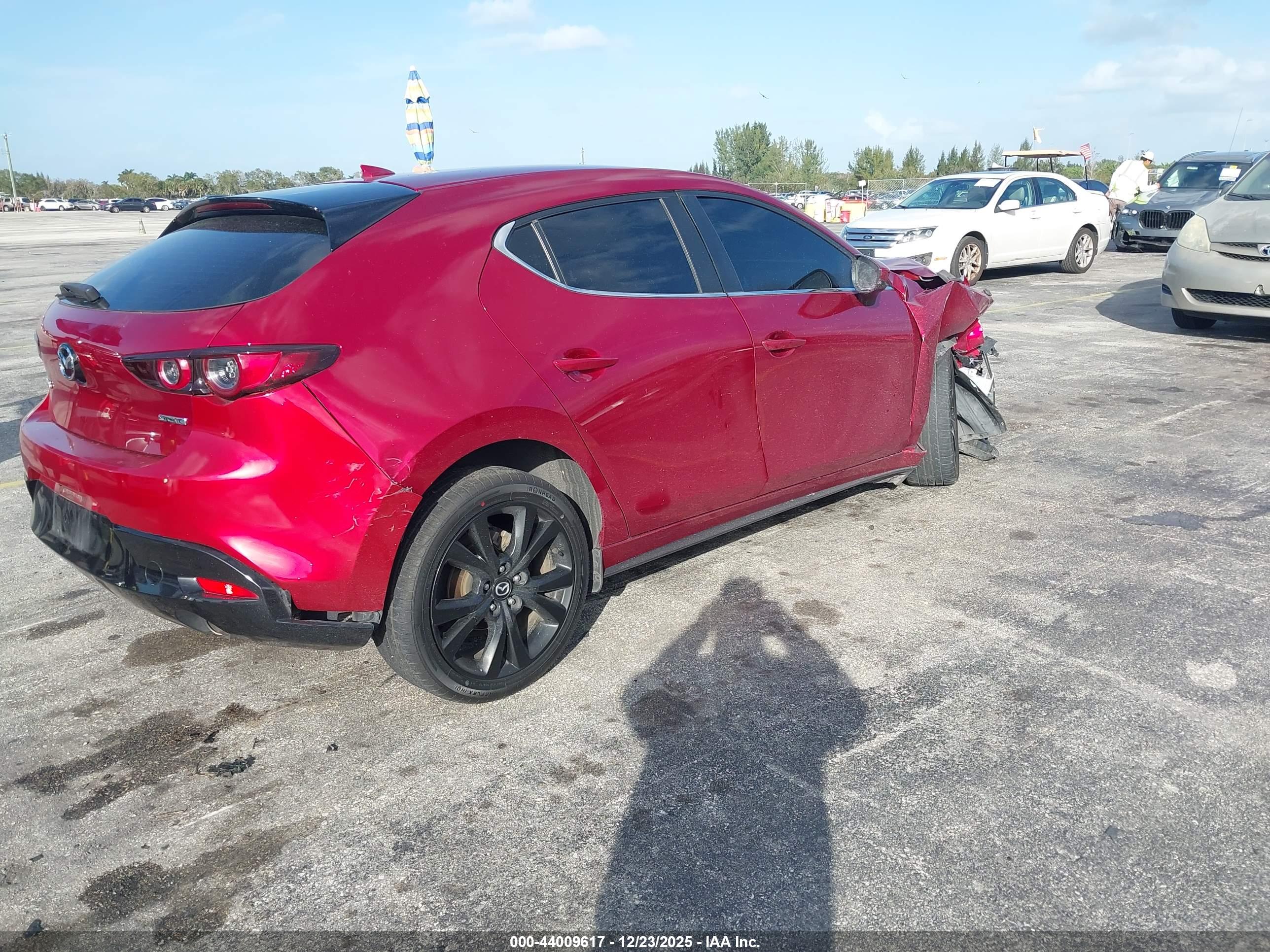 MAZDA MAZDA3 image 4