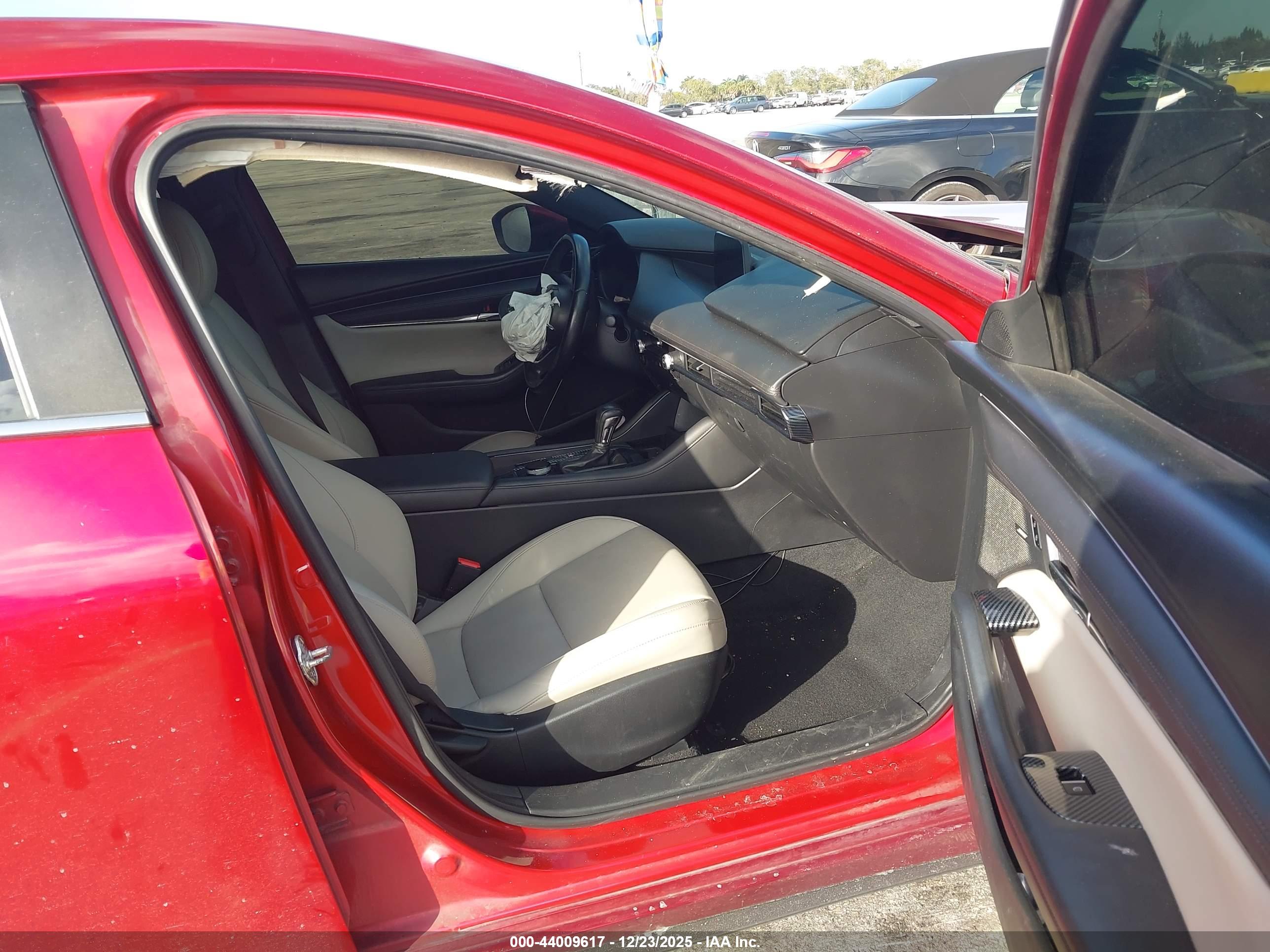 MAZDA MAZDA3 image 5