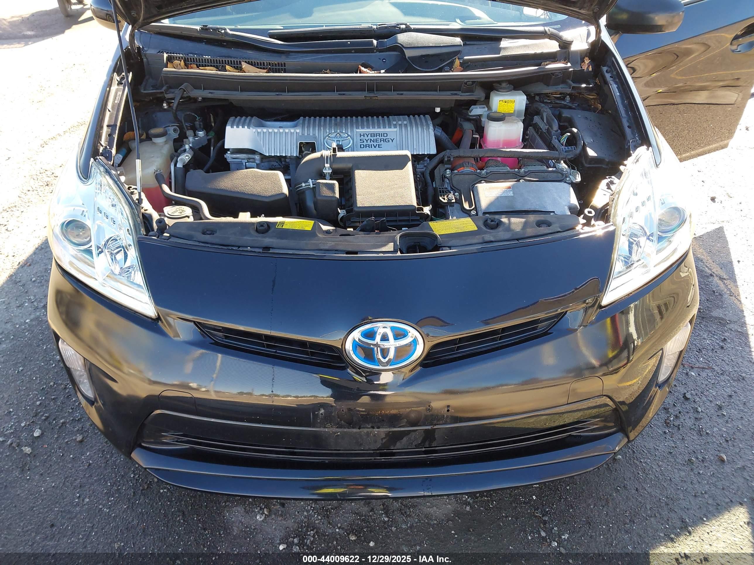 TOYOTA PRIUS image 10
