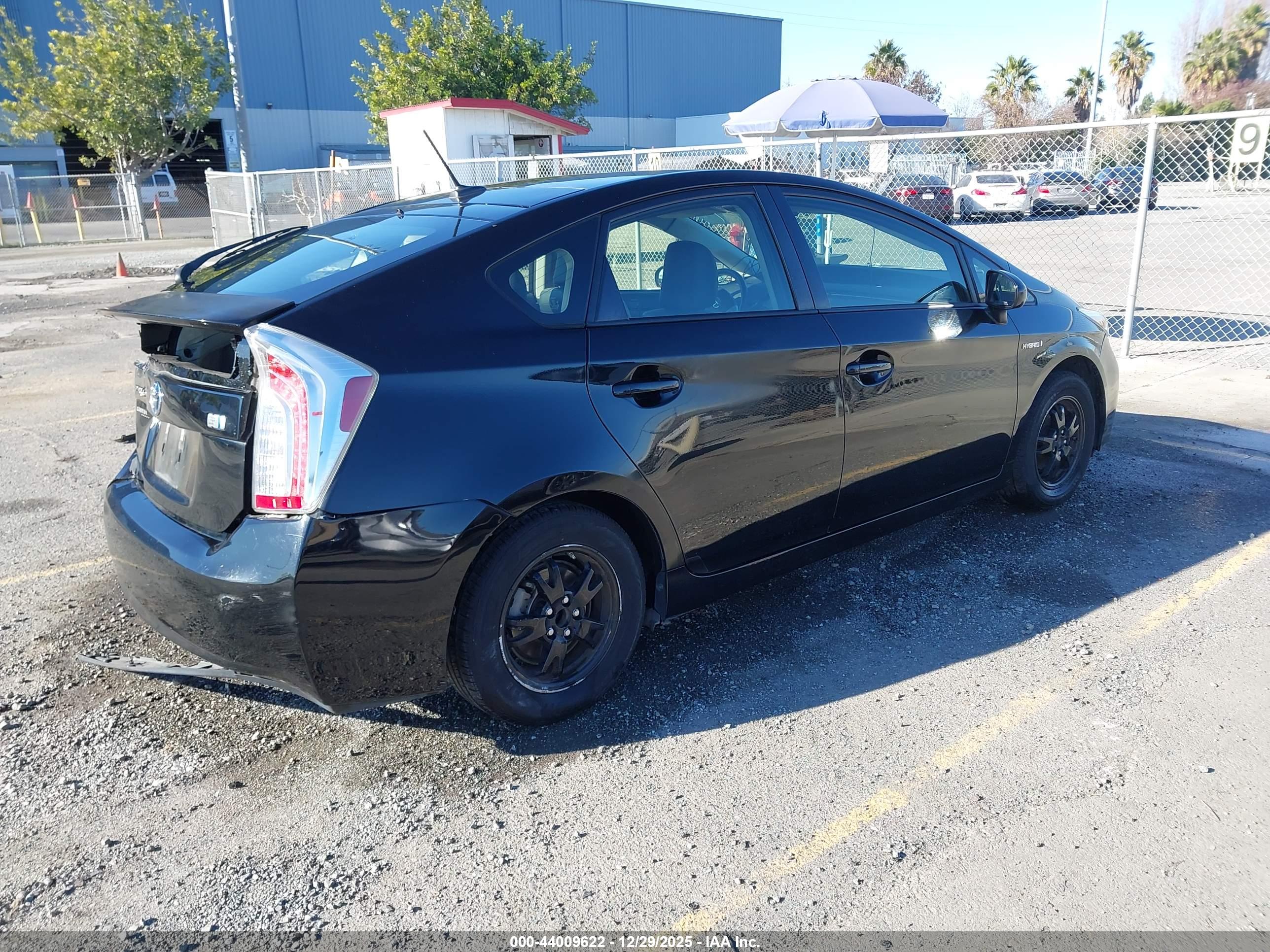 TOYOTA PRIUS image 4