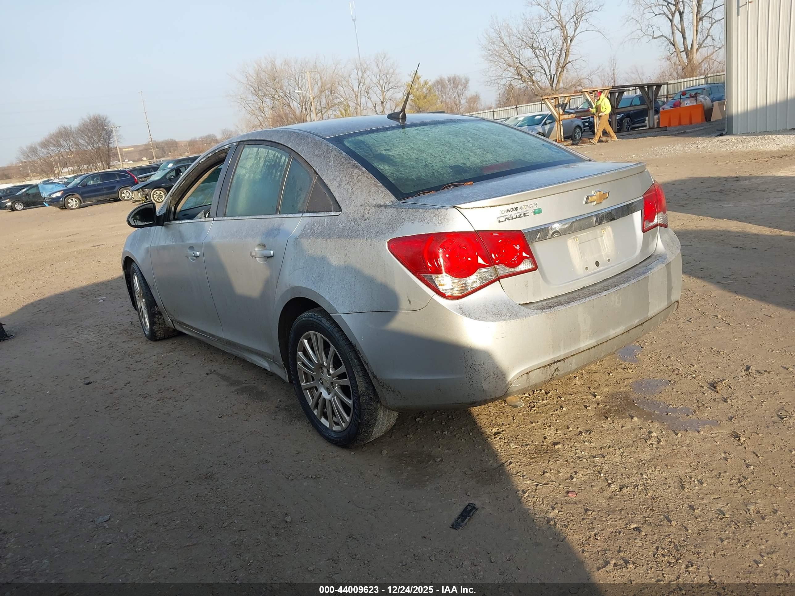 CHEVROLET CRUZE image 3