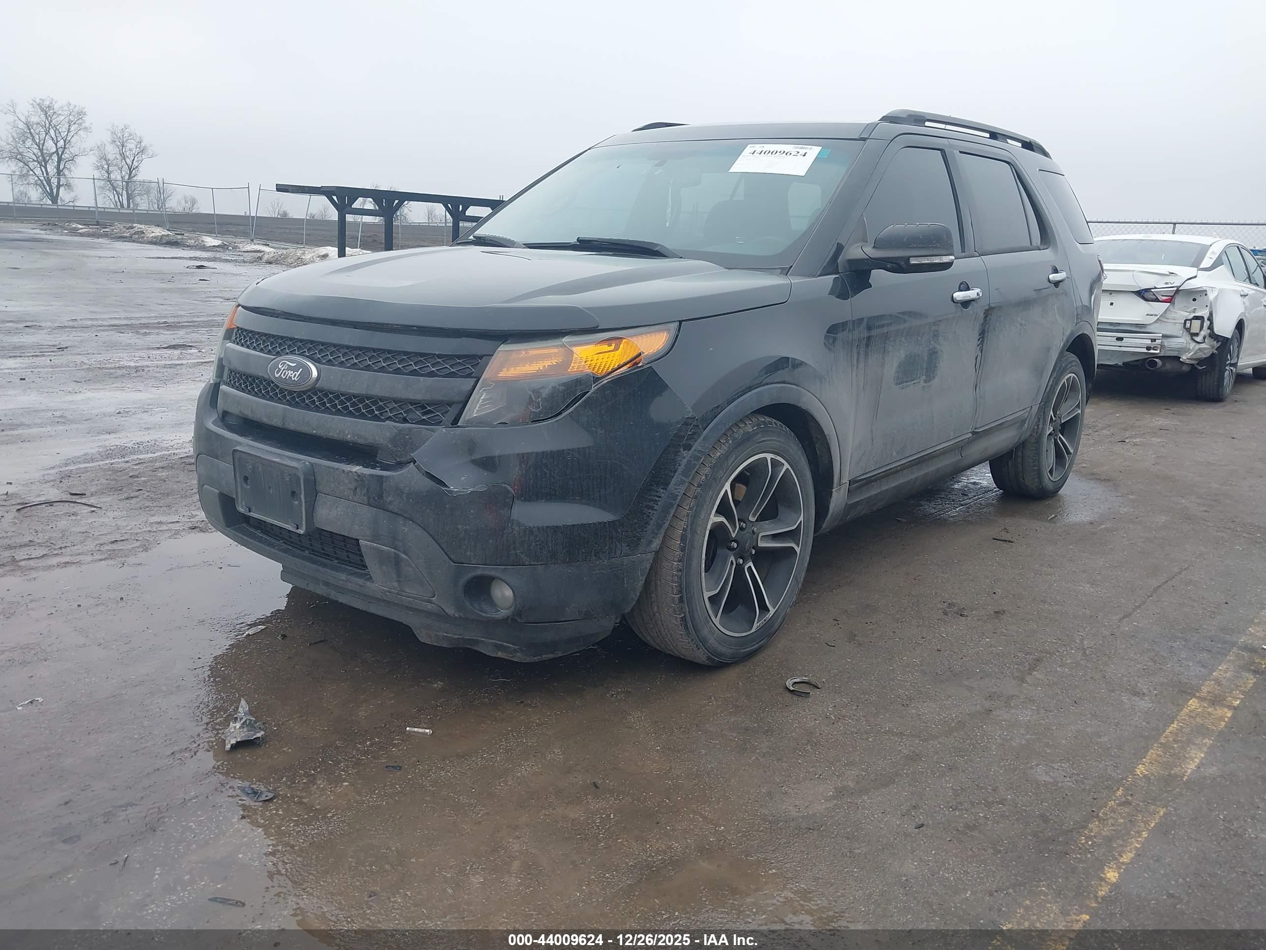 FORD EXPLORER image 2