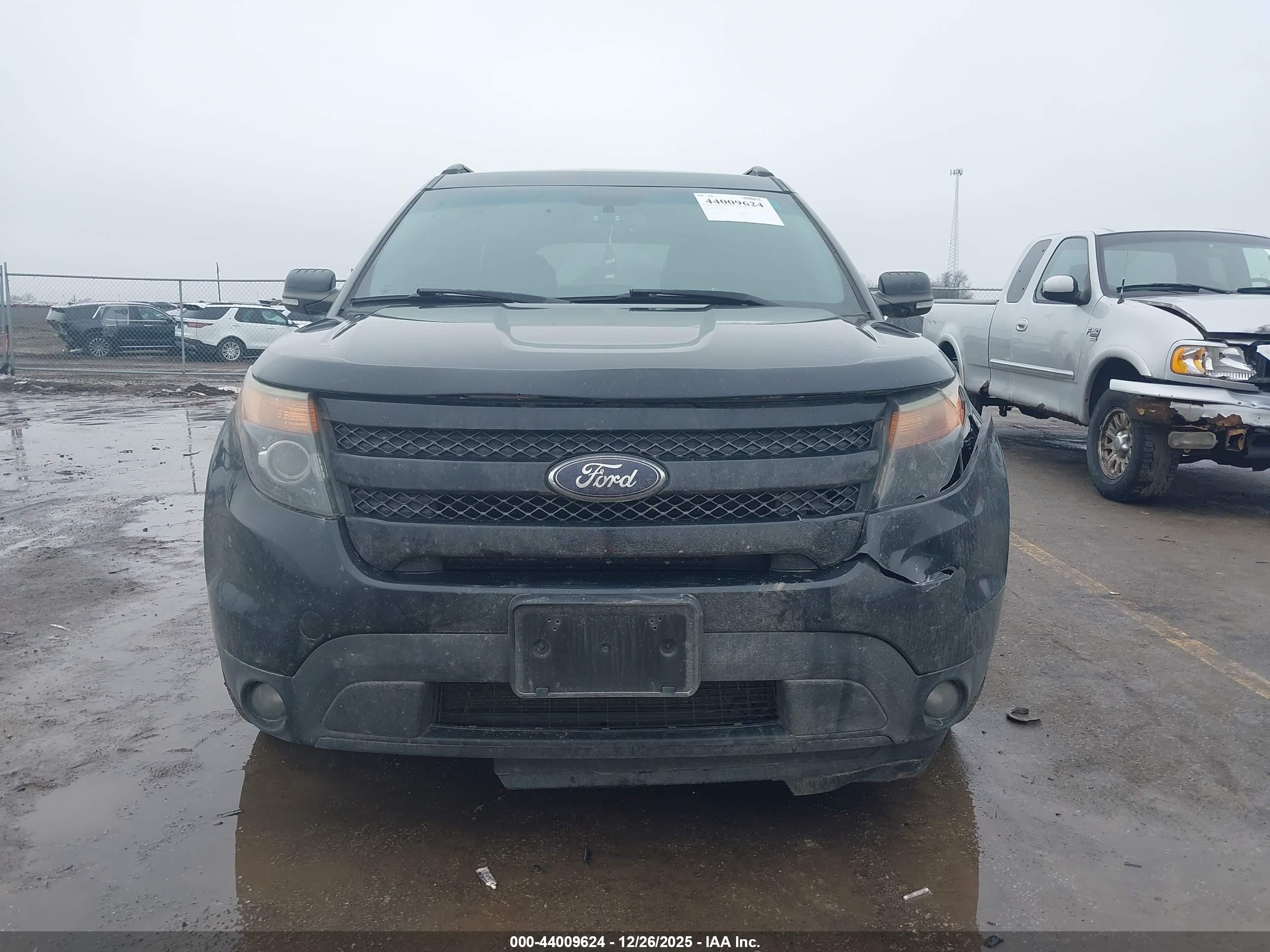 FORD EXPLORER image 6