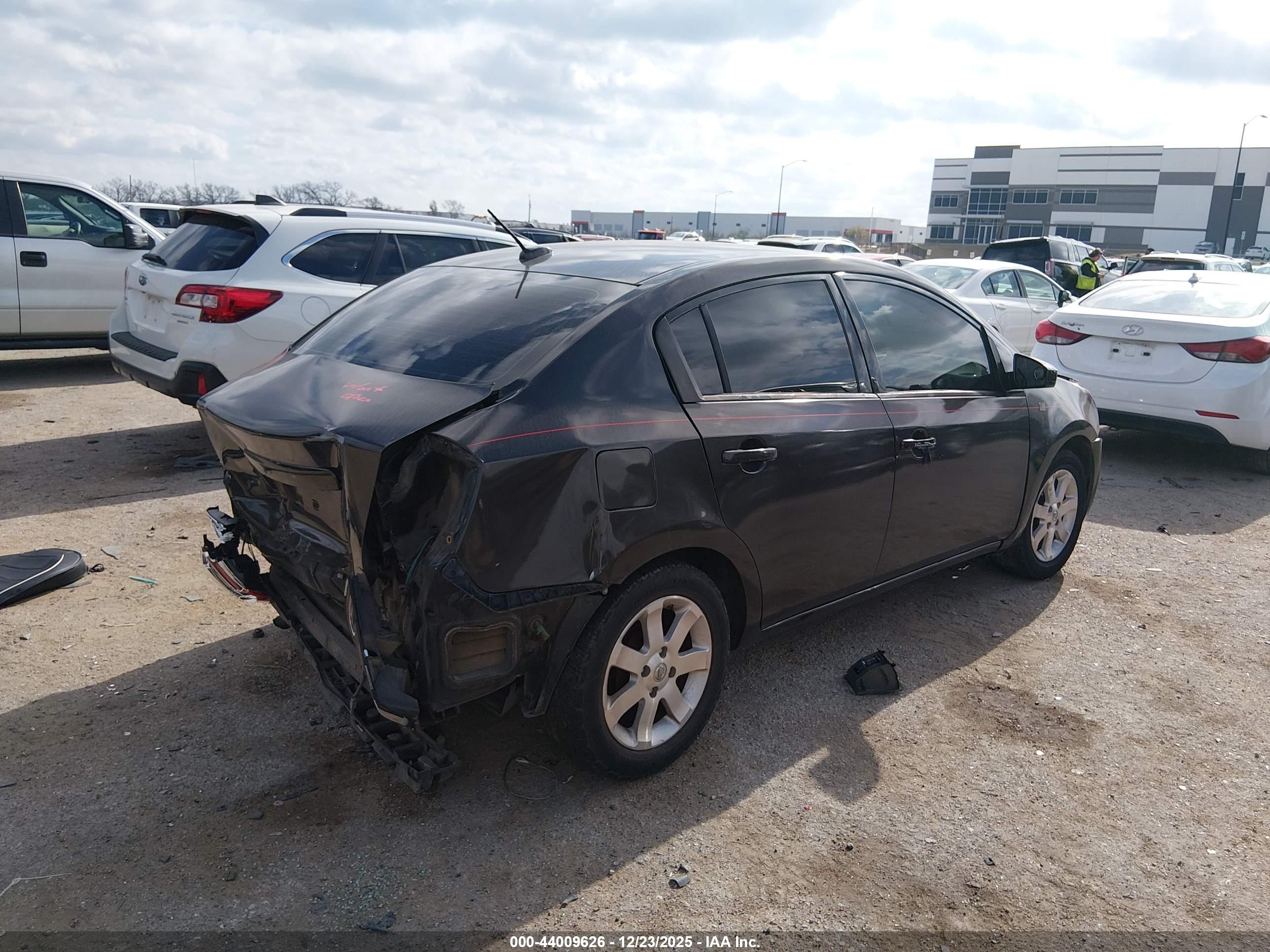 NISSAN SENTRA image 4