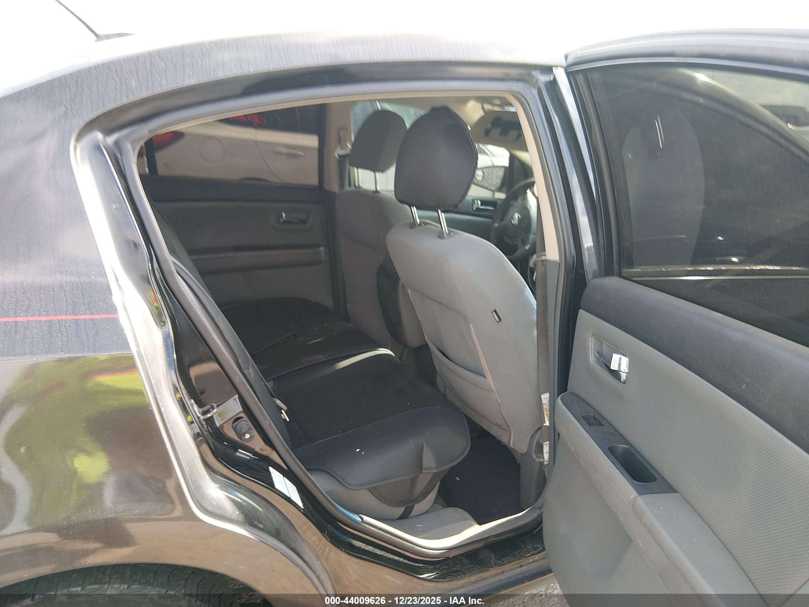 NISSAN SENTRA image 8