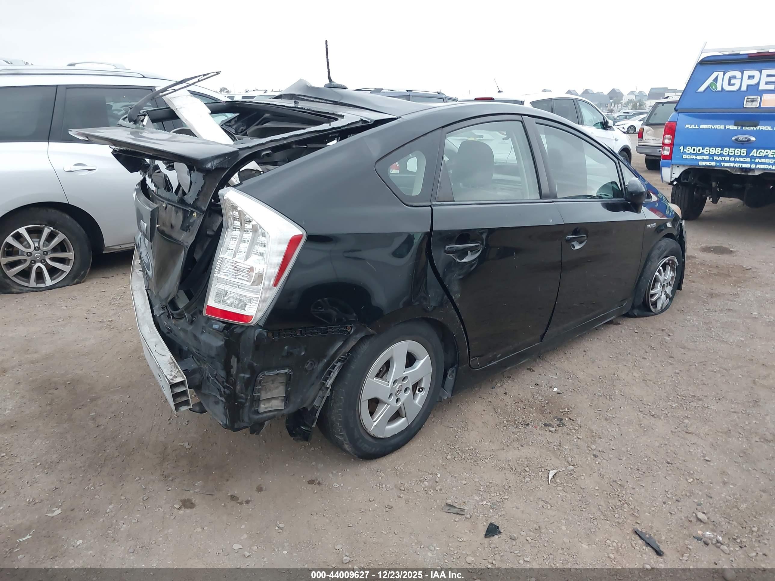 TOYOTA PRIUS image 4