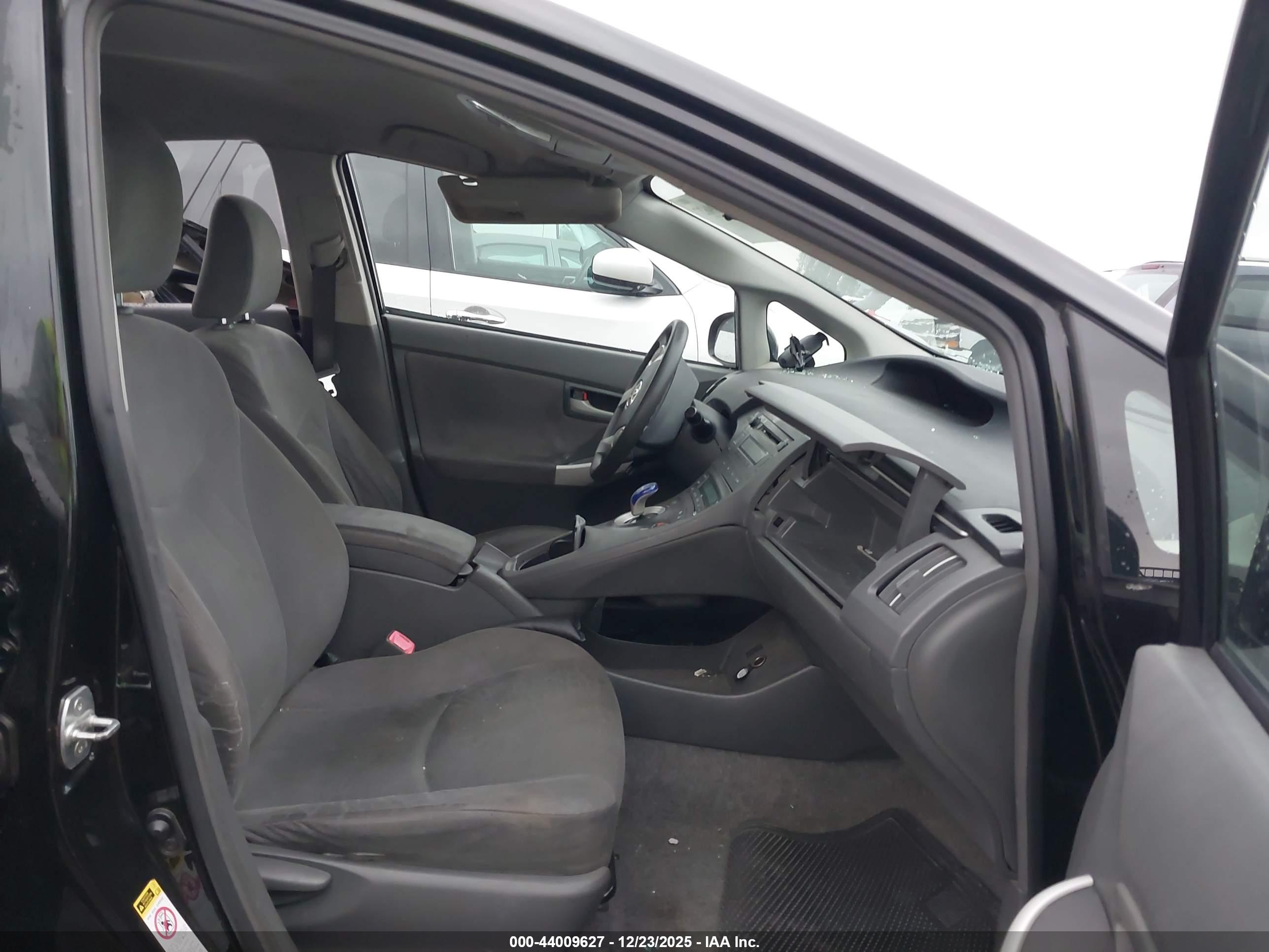TOYOTA PRIUS image 5