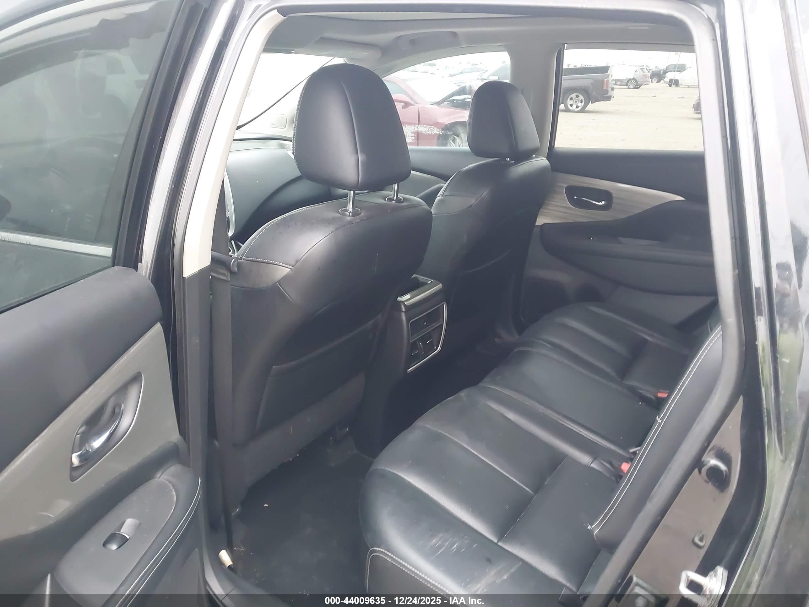 NISSAN MURANO image 8