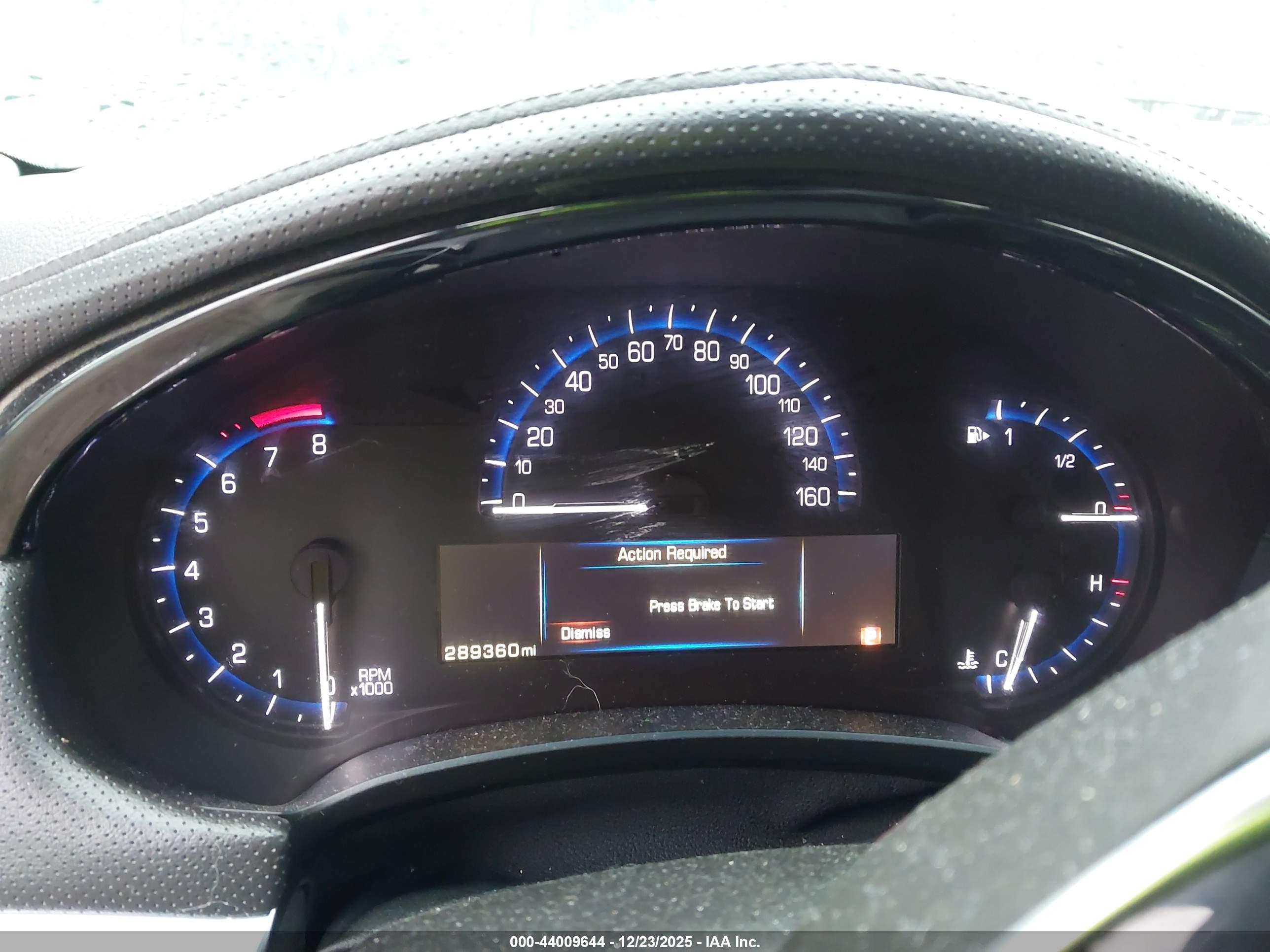 CADILLAC XTS image 7
