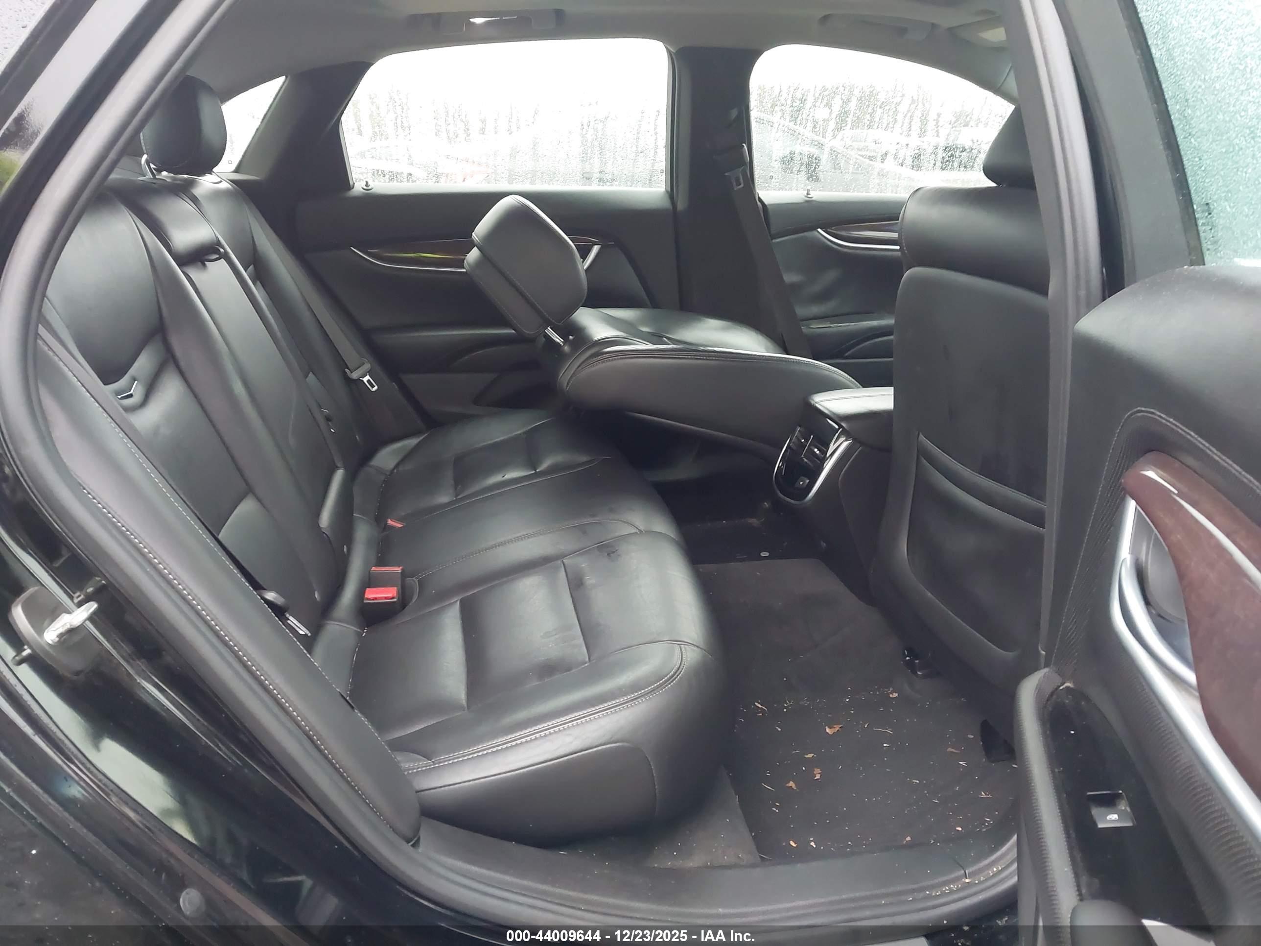 CADILLAC XTS image 8