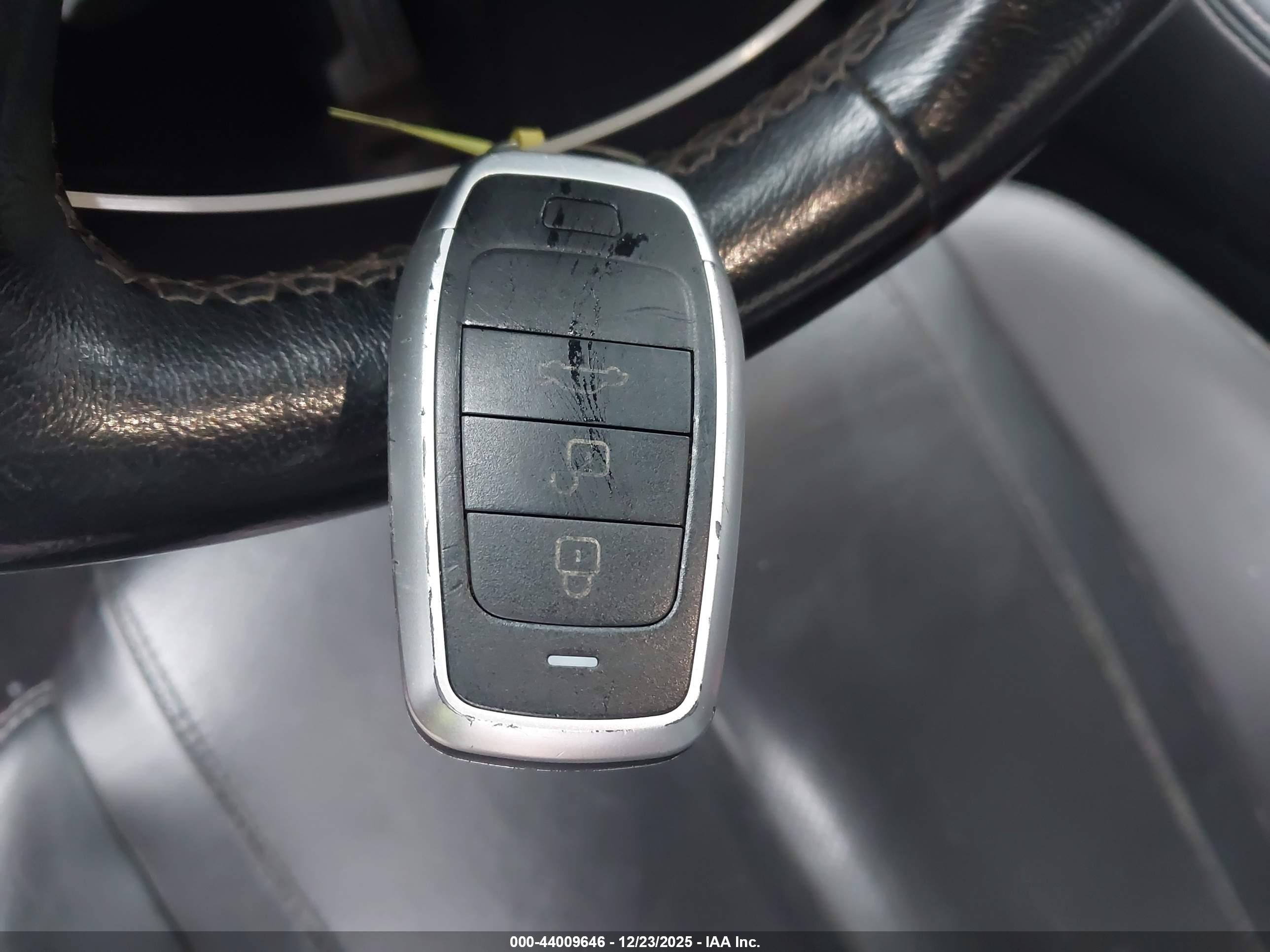 INFINITI Q60 image 11