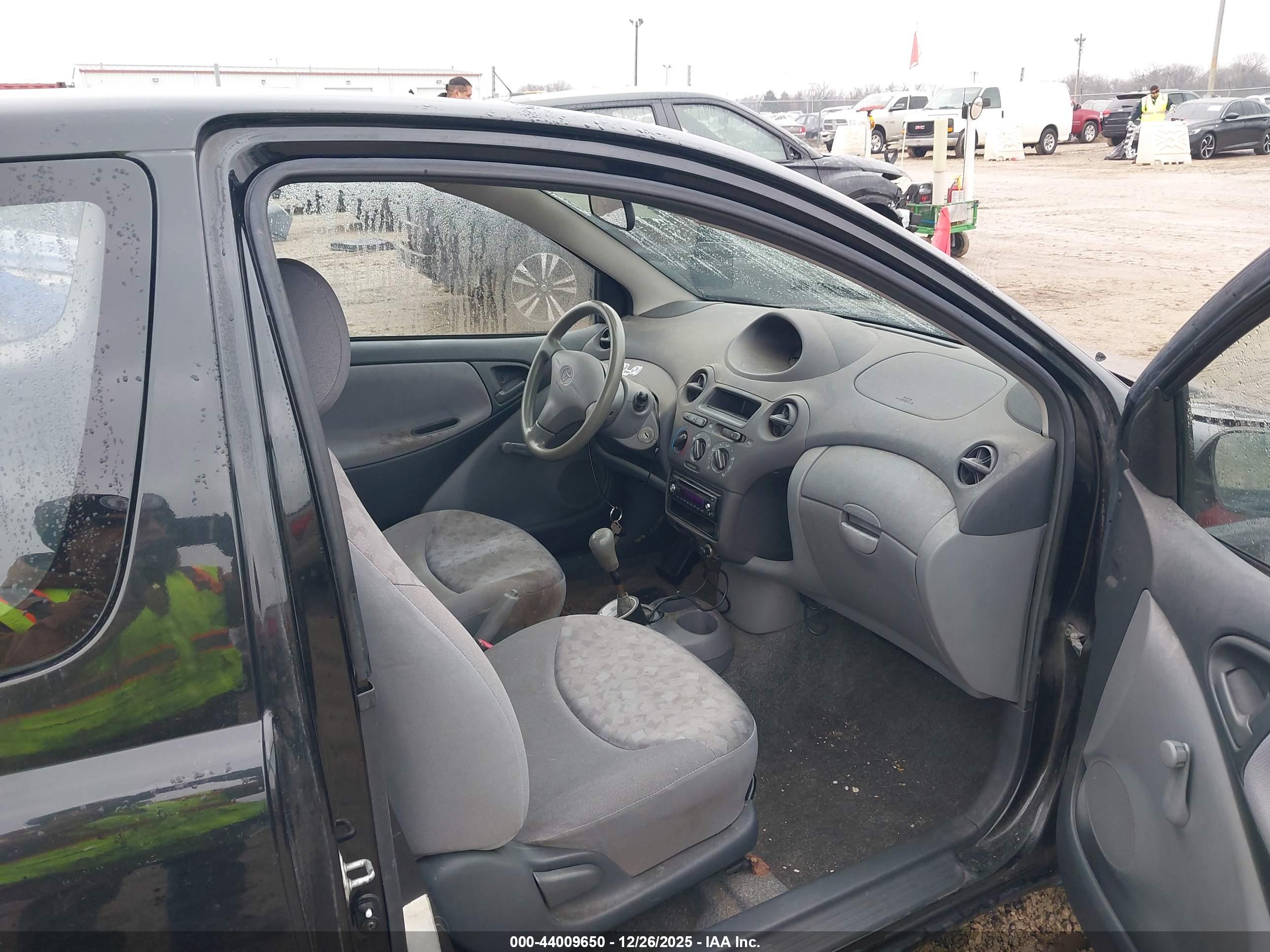 TOYOTA ECHO image 5