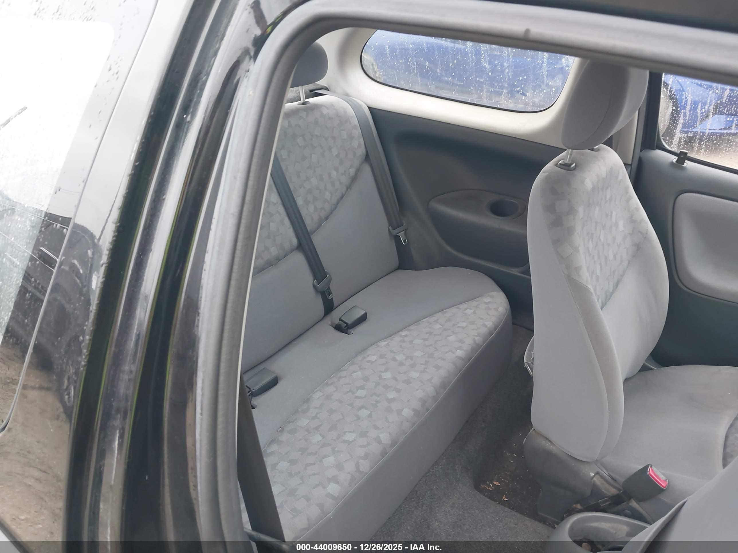 TOYOTA ECHO image 8