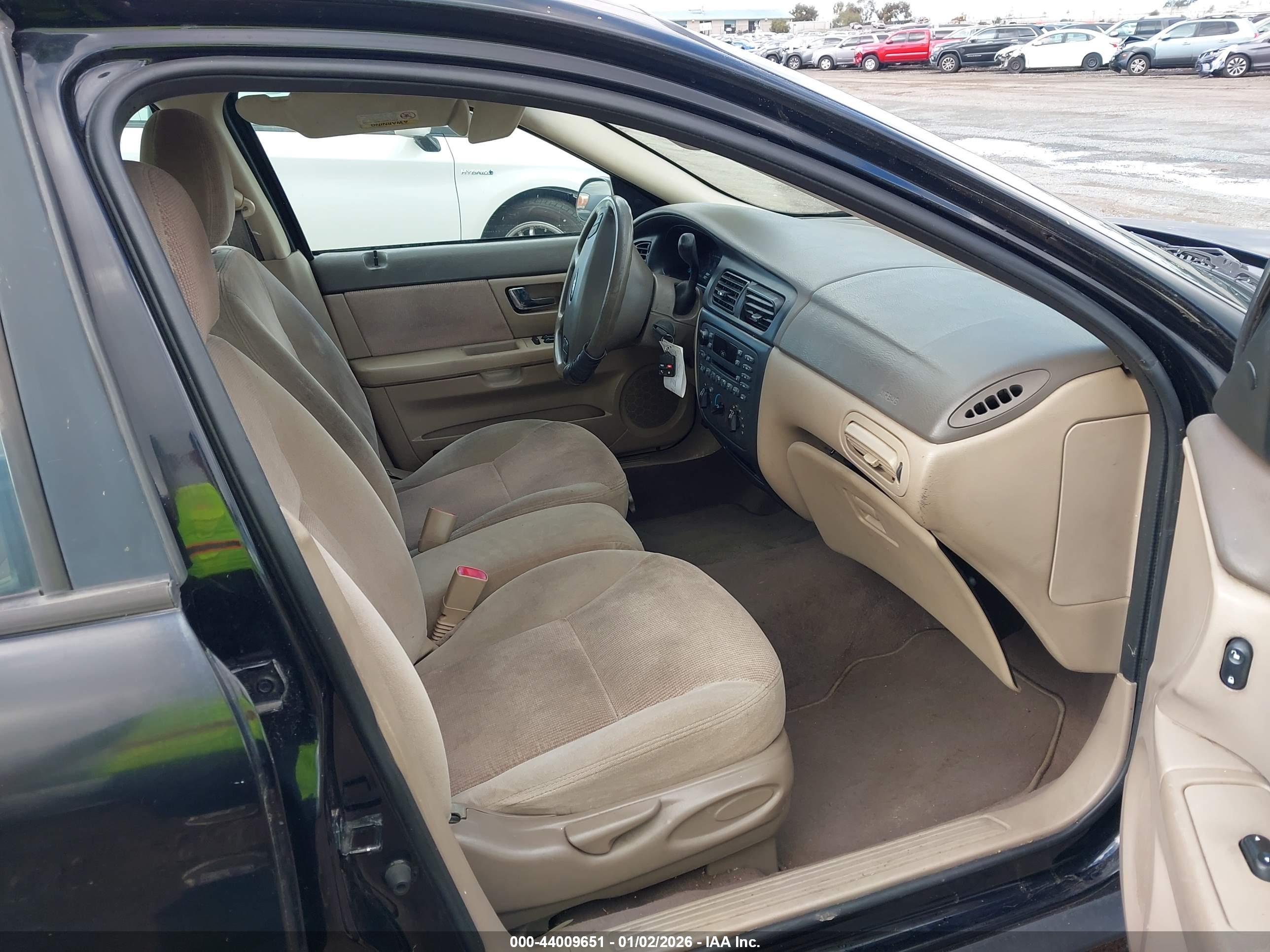FORD TAURUS image 5