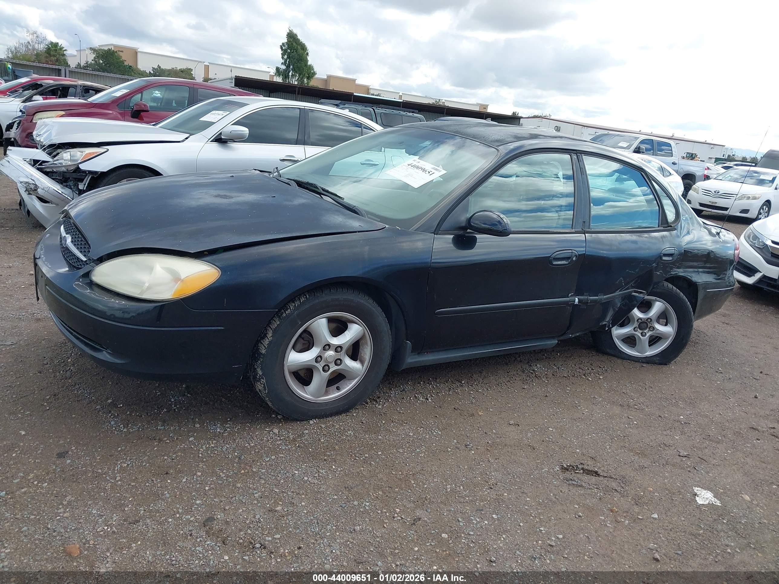 FORD TAURUS image 6
