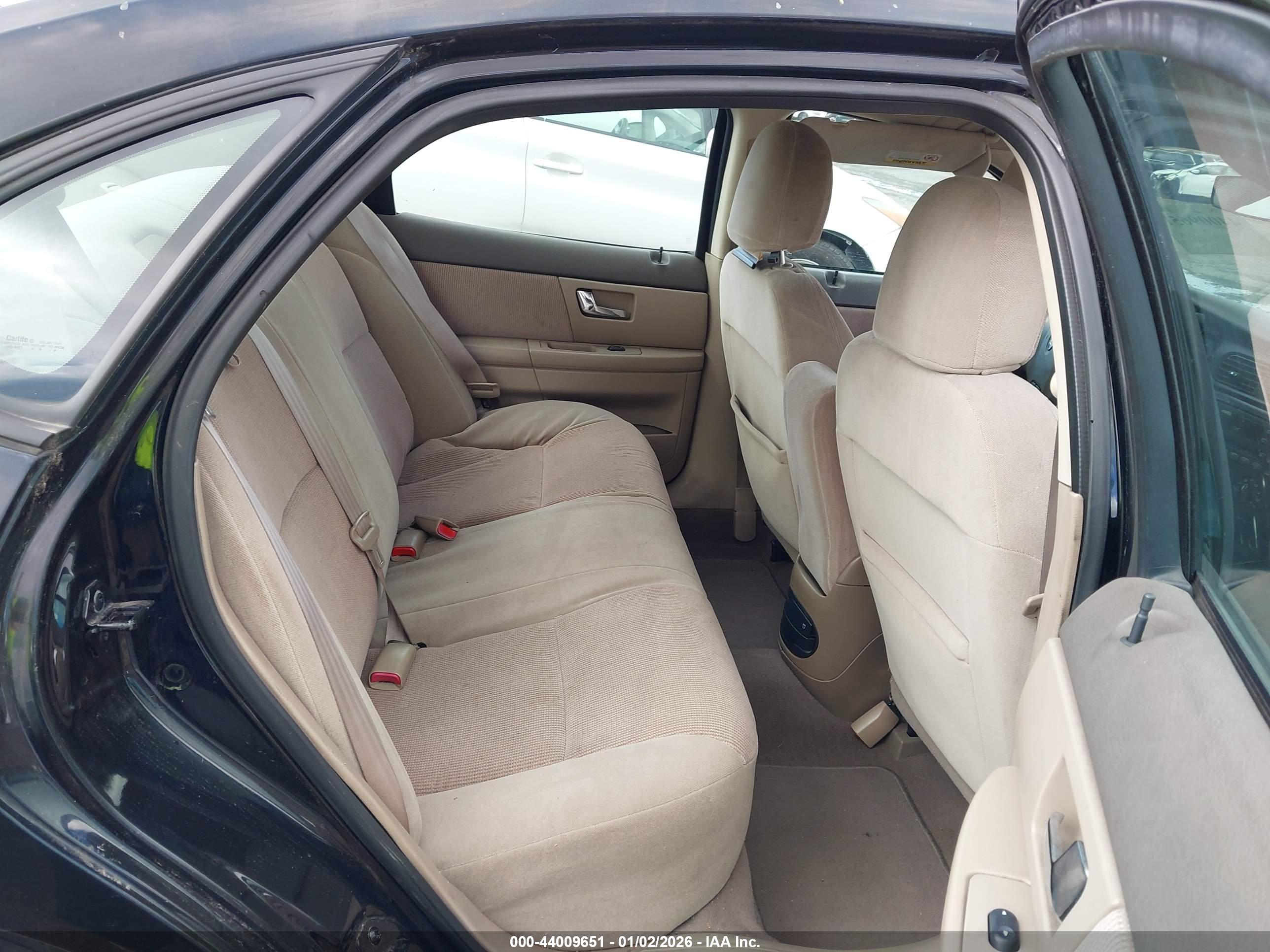 FORD TAURUS image 8