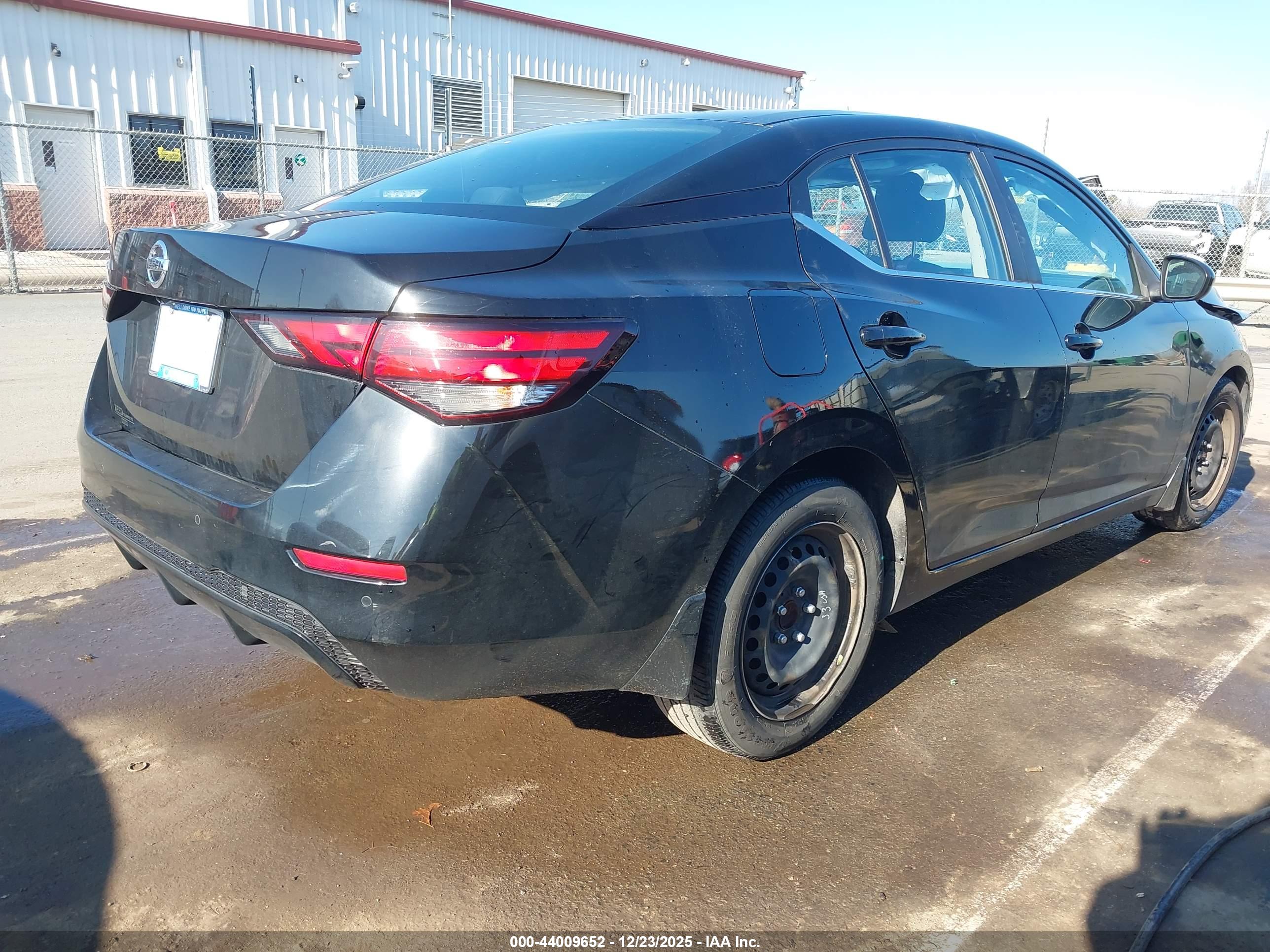 NISSAN SENTRA image 4