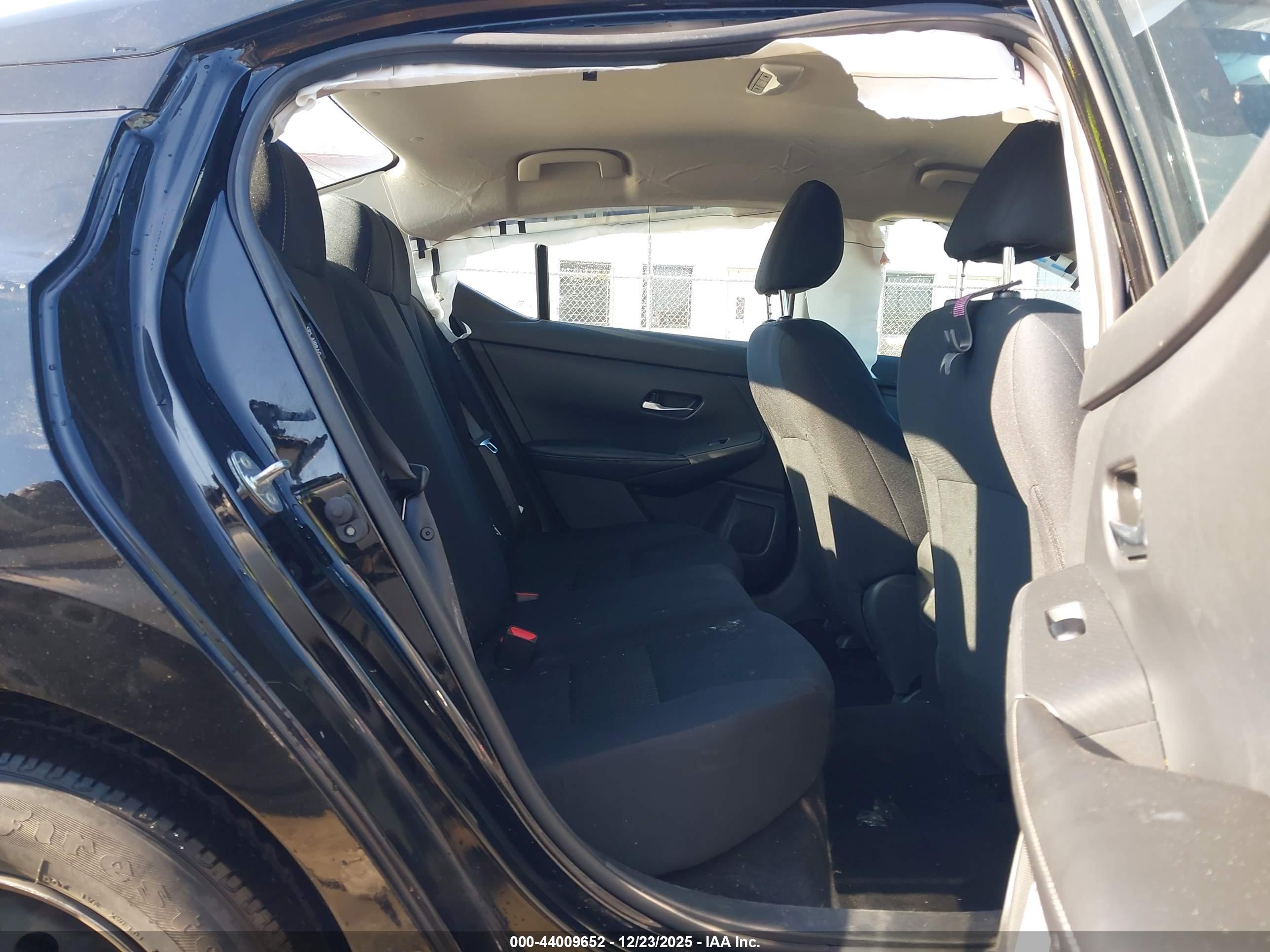 NISSAN SENTRA image 8