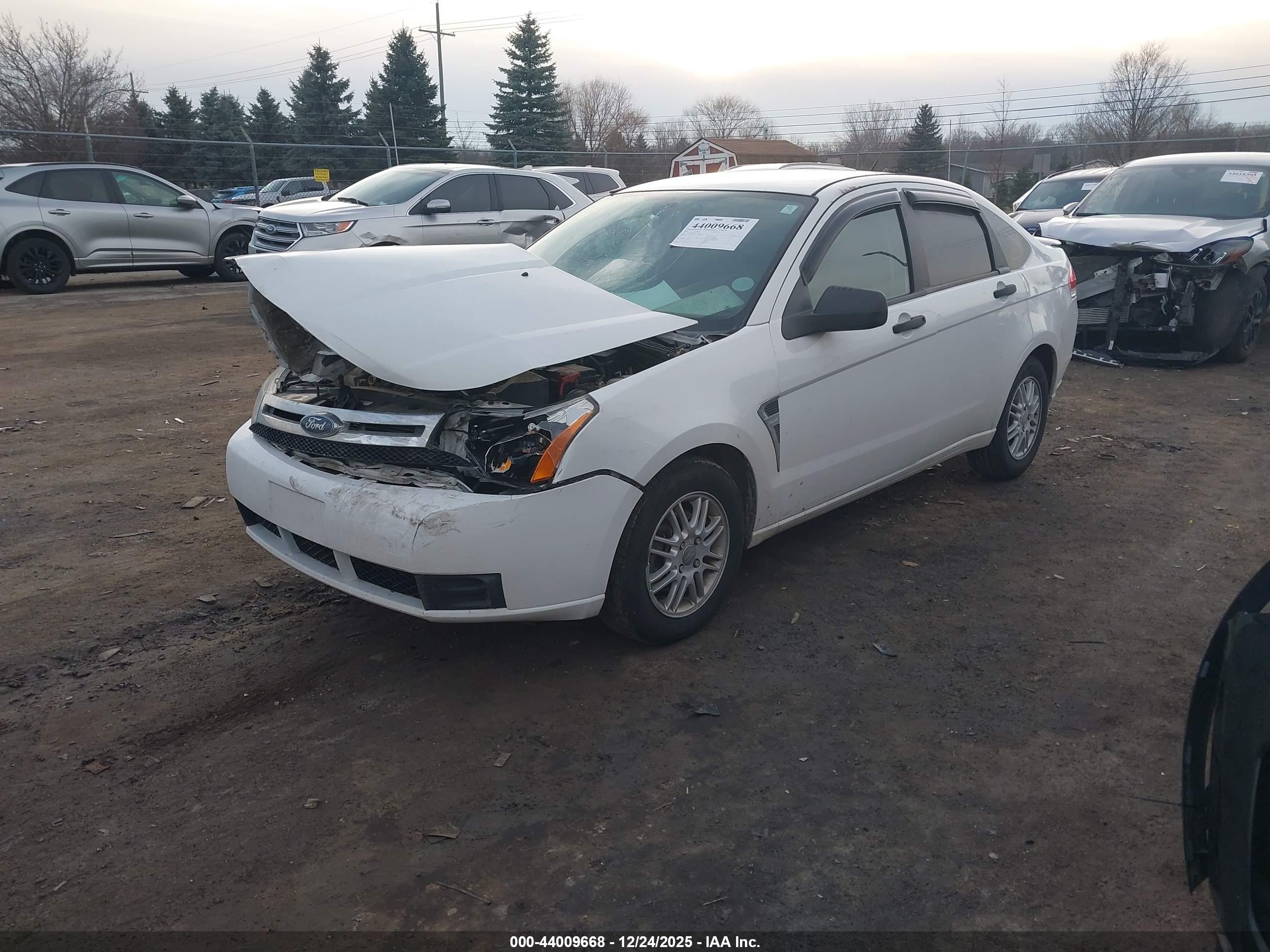FORD FOCUS image 2