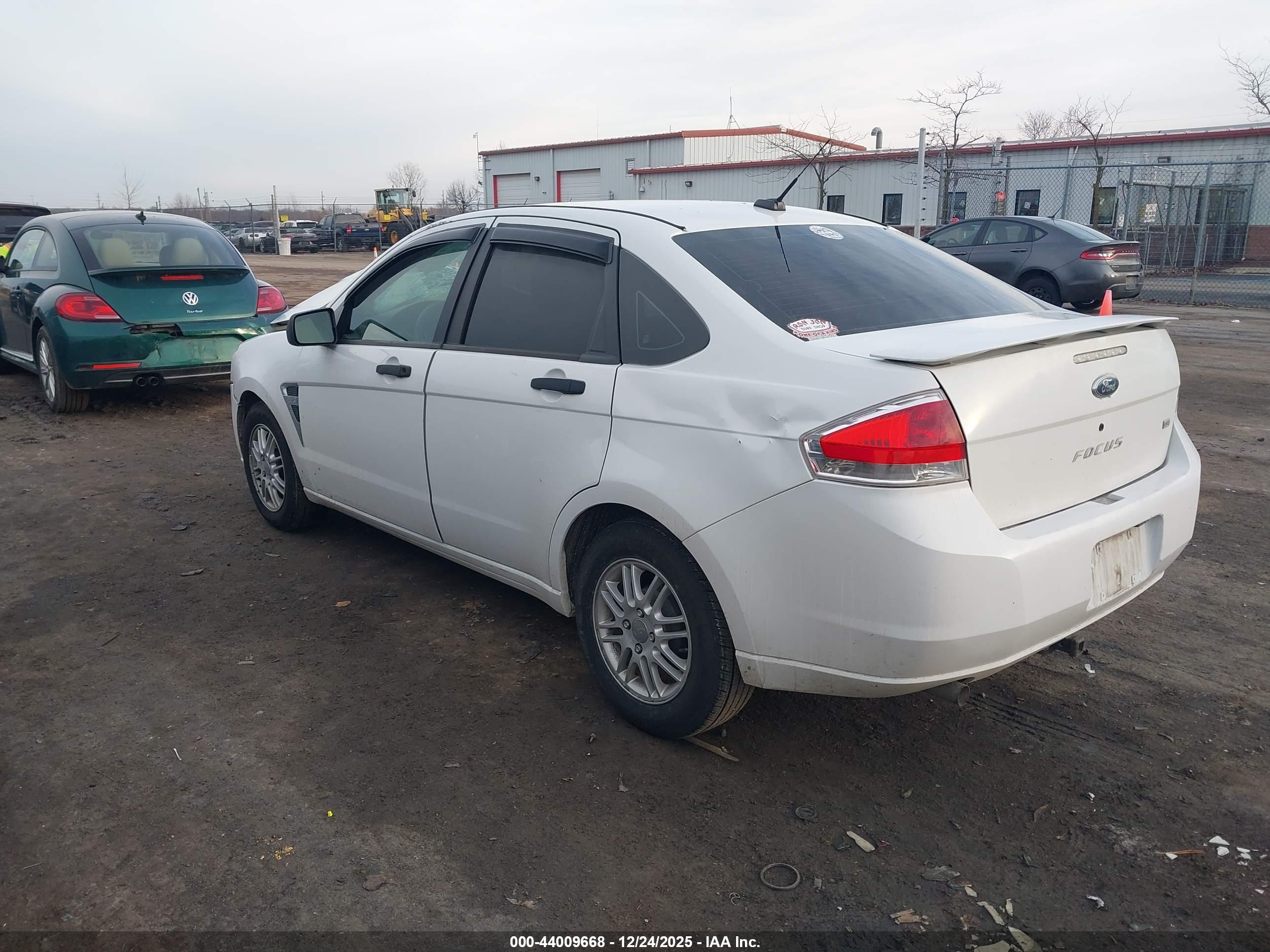 FORD FOCUS image 3