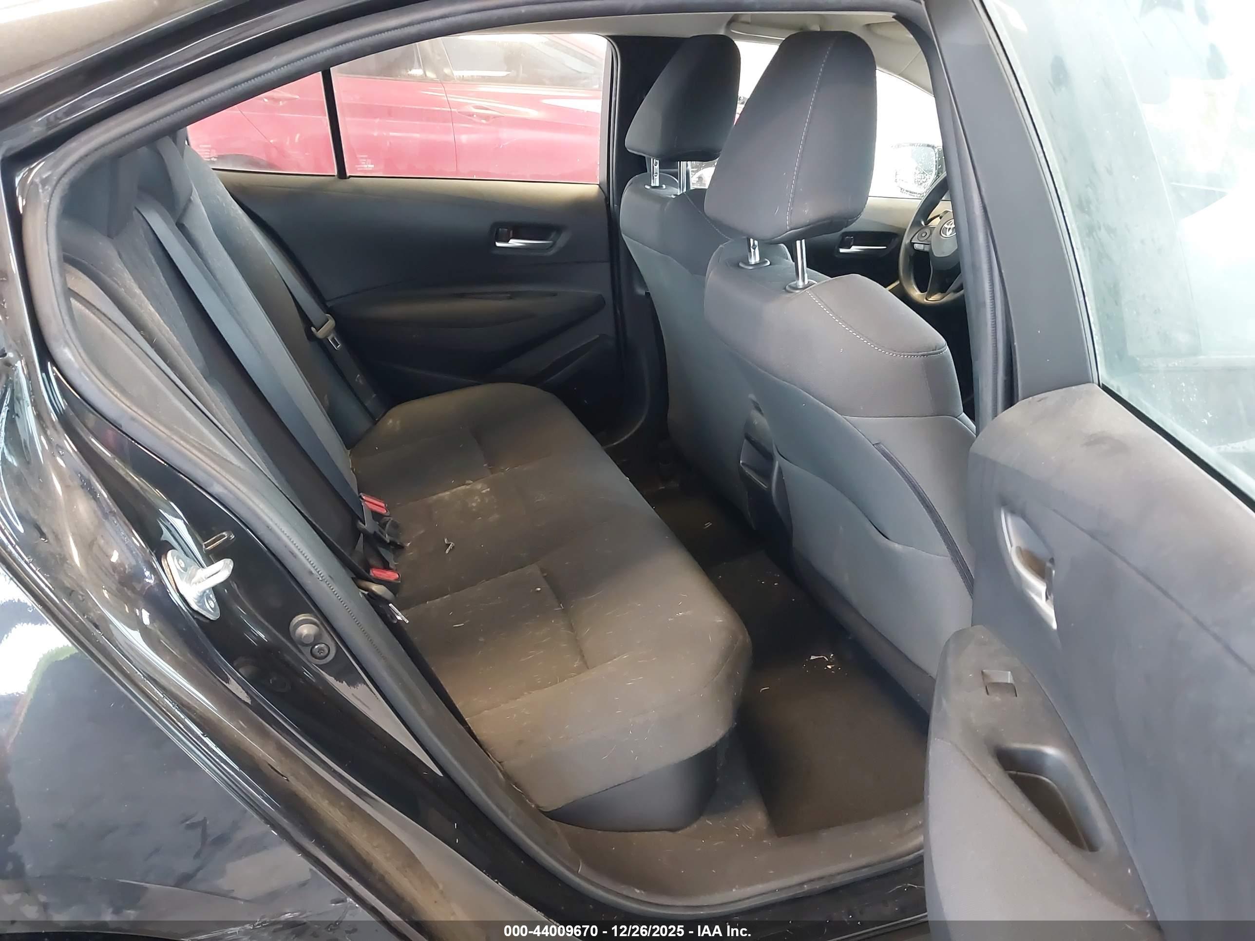 TOYOTA COROLLA image 8