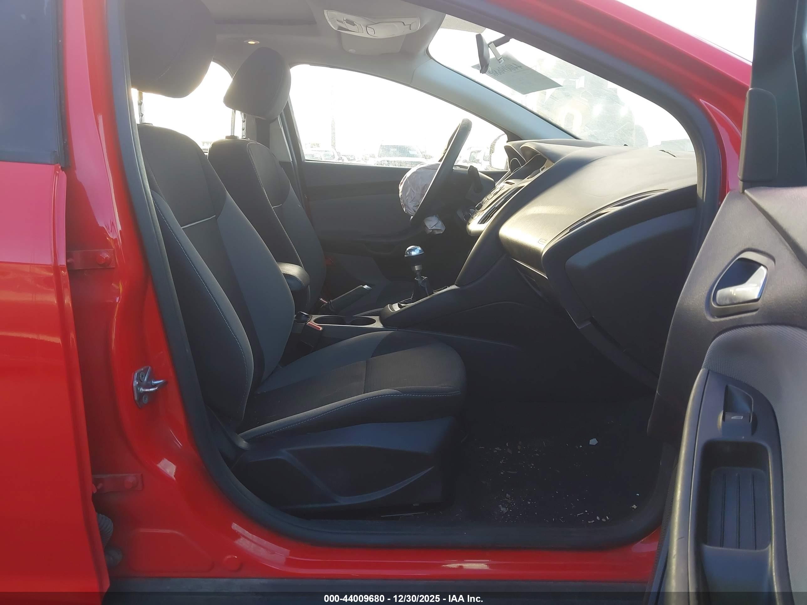 FORD FOCUS image 5