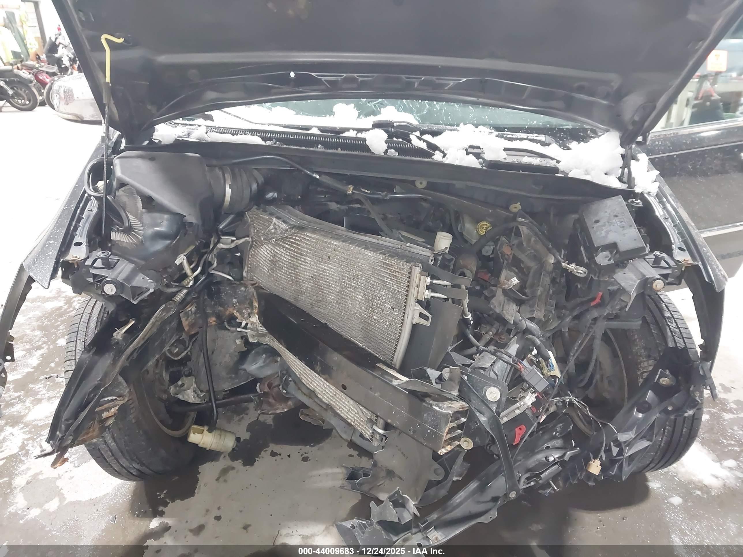 CHRYSLER TOWN image 10