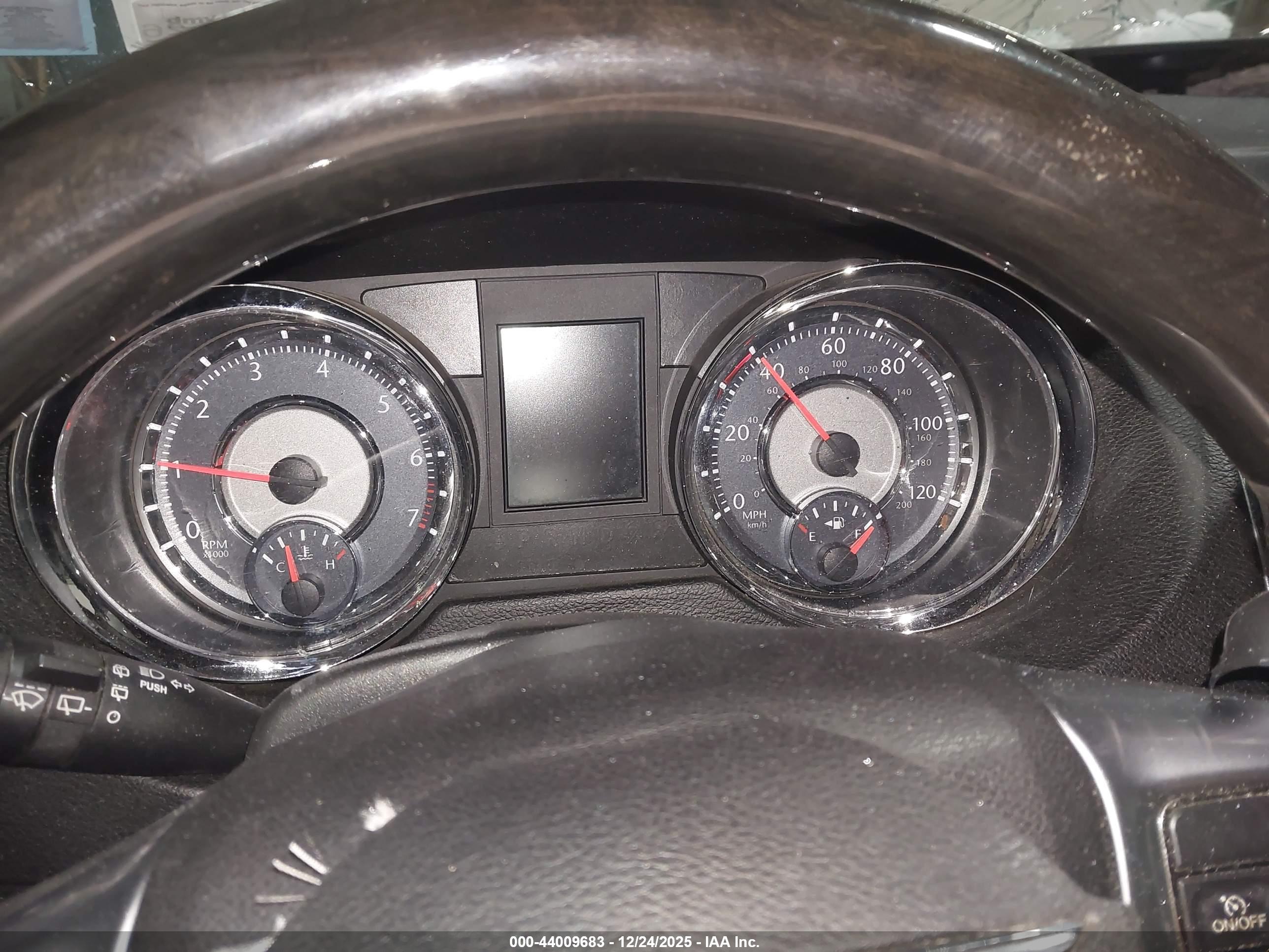 CHRYSLER TOWN image 7