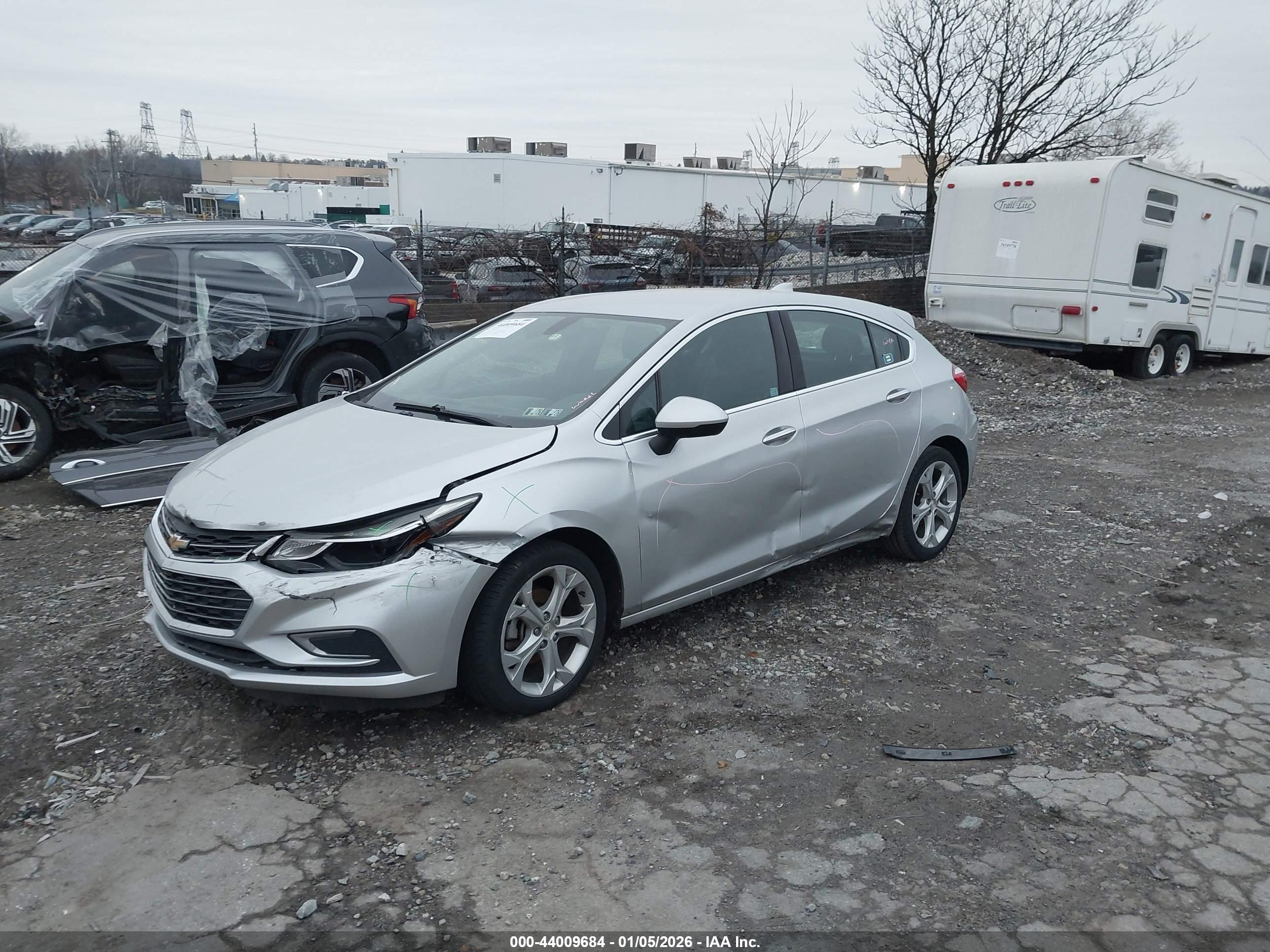 CHEVROLET CRUZE image 2
