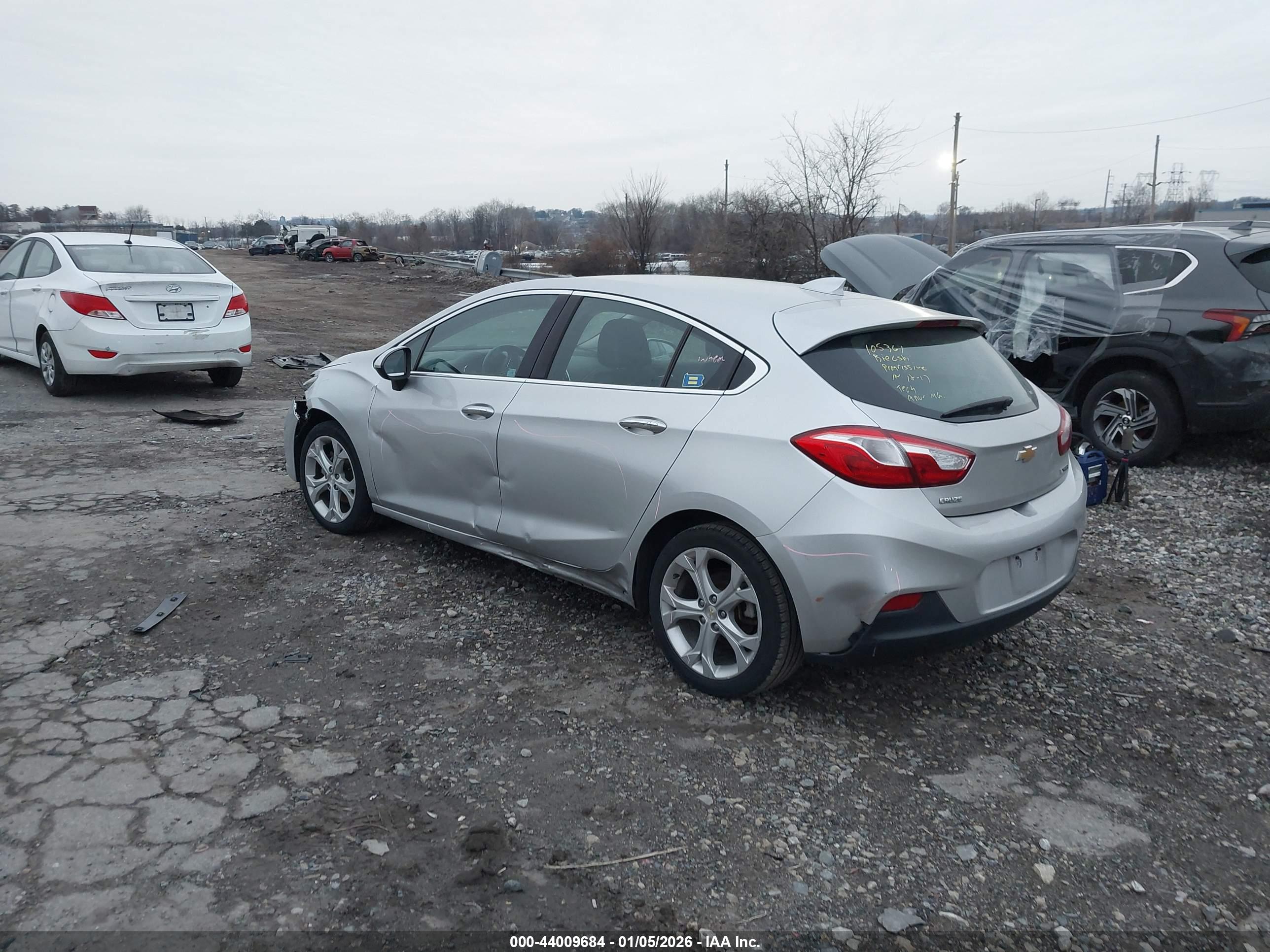 CHEVROLET CRUZE image 3