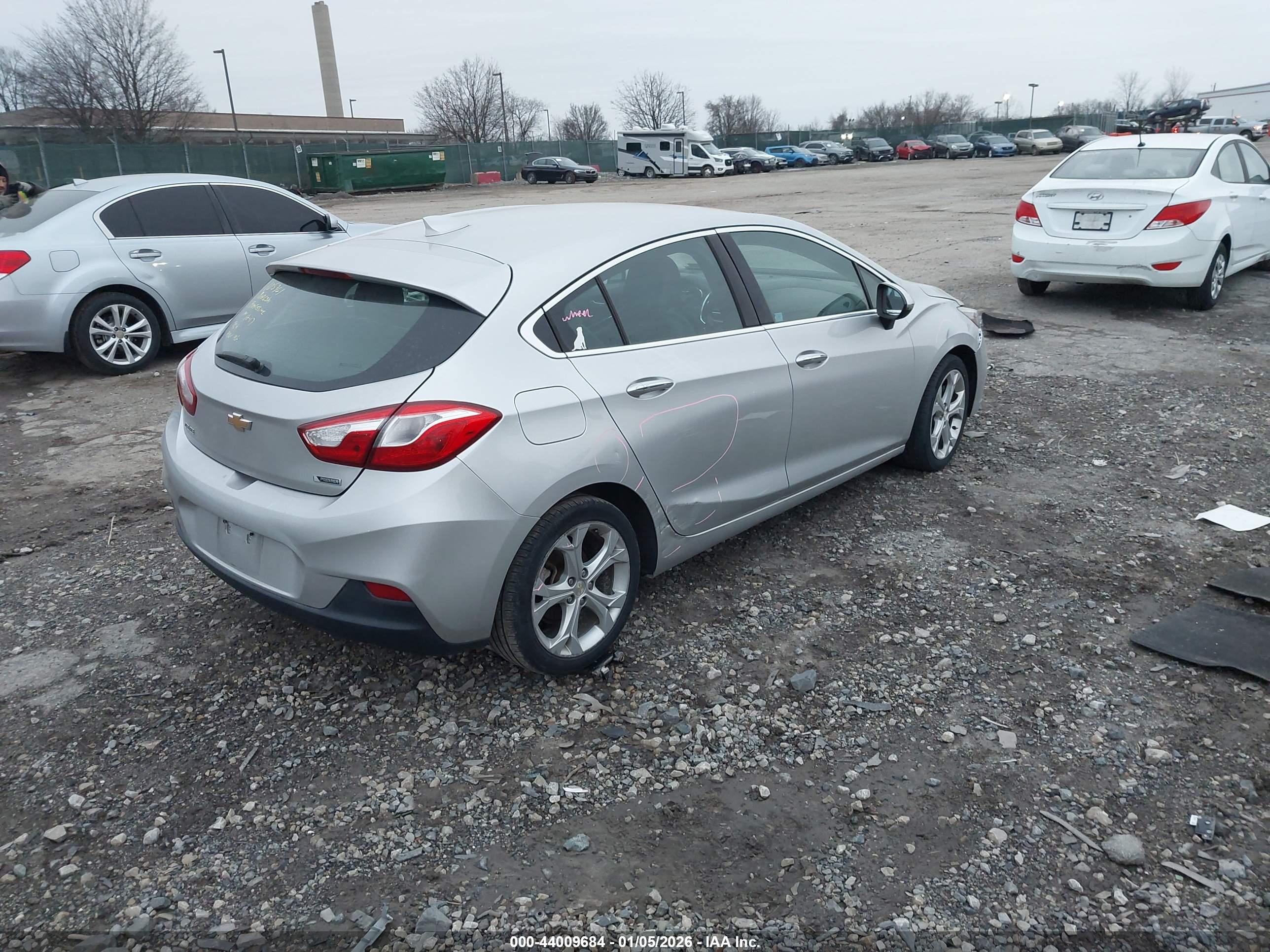 CHEVROLET CRUZE image 4