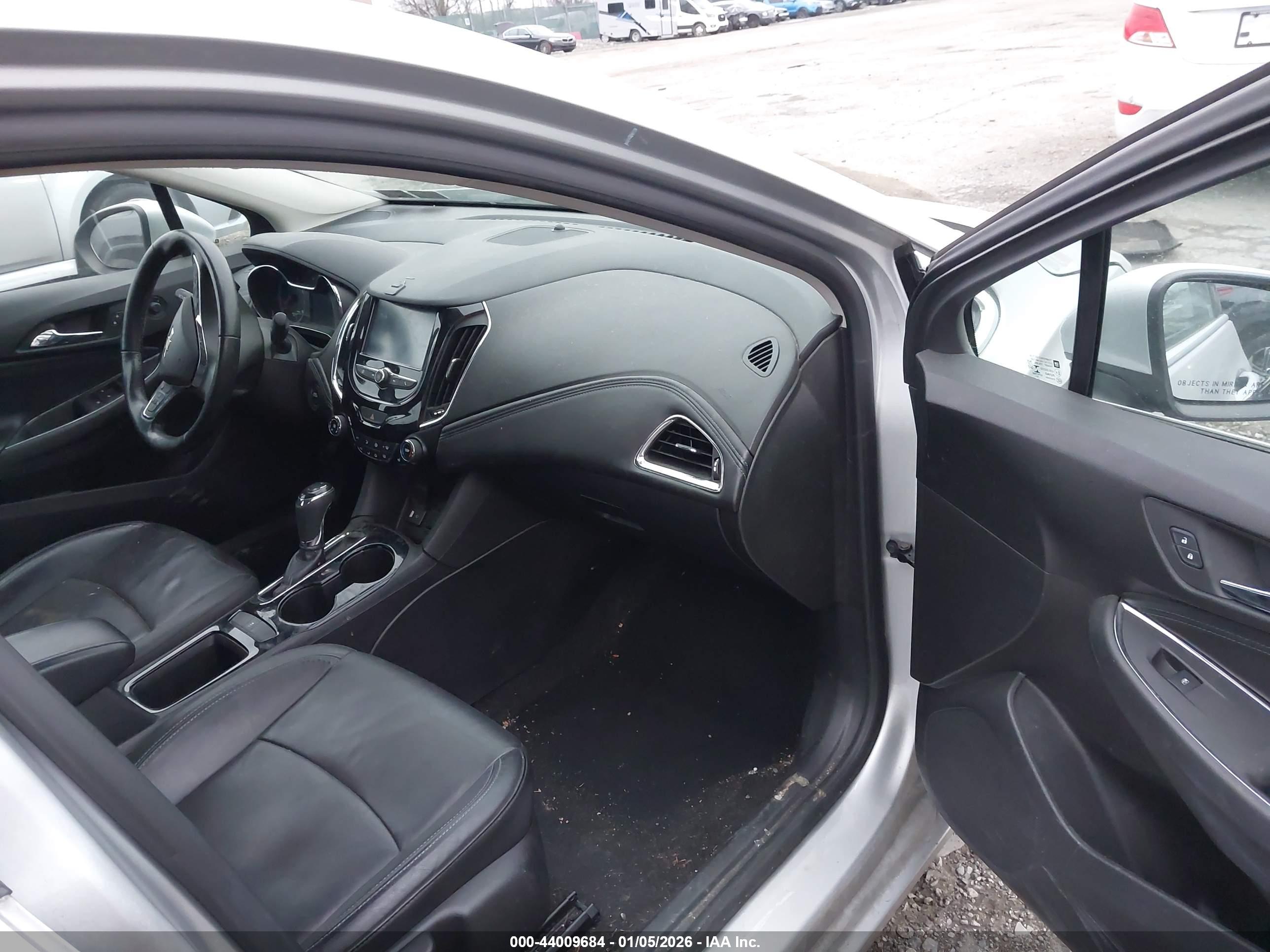 CHEVROLET CRUZE image 5